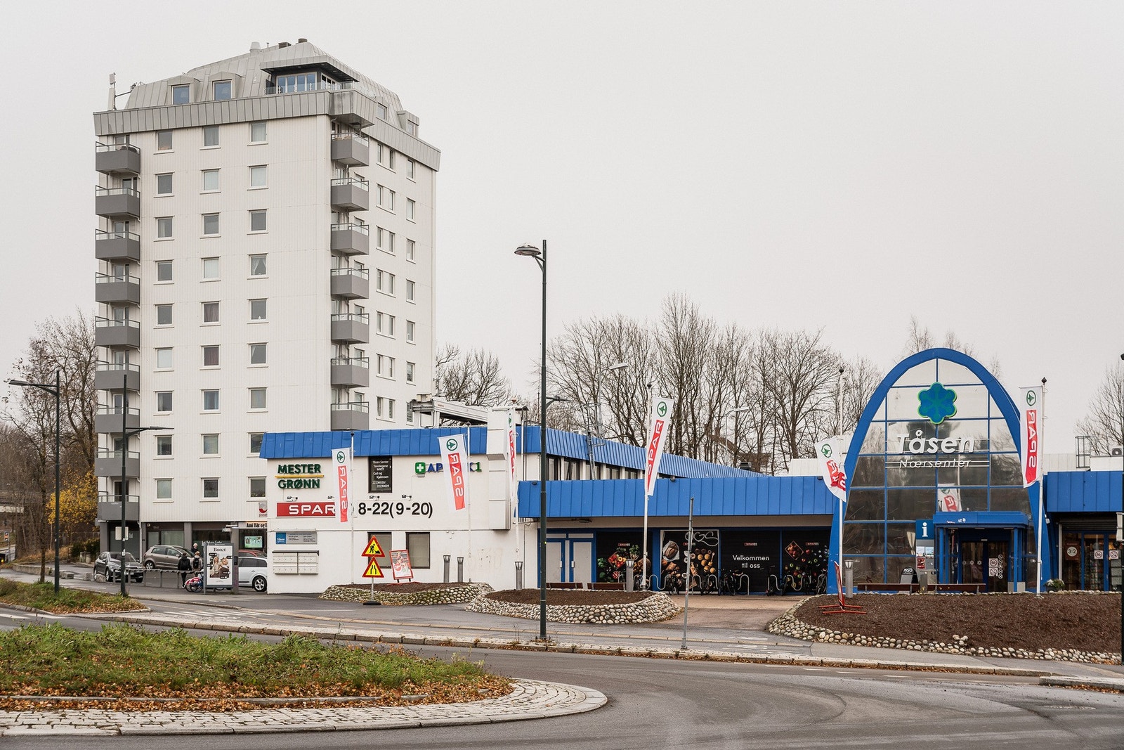 Området er rolig, men sentralt, og leiligheten ligger over Tåsen senter - rett ved buss og T-bane. Galleribilde