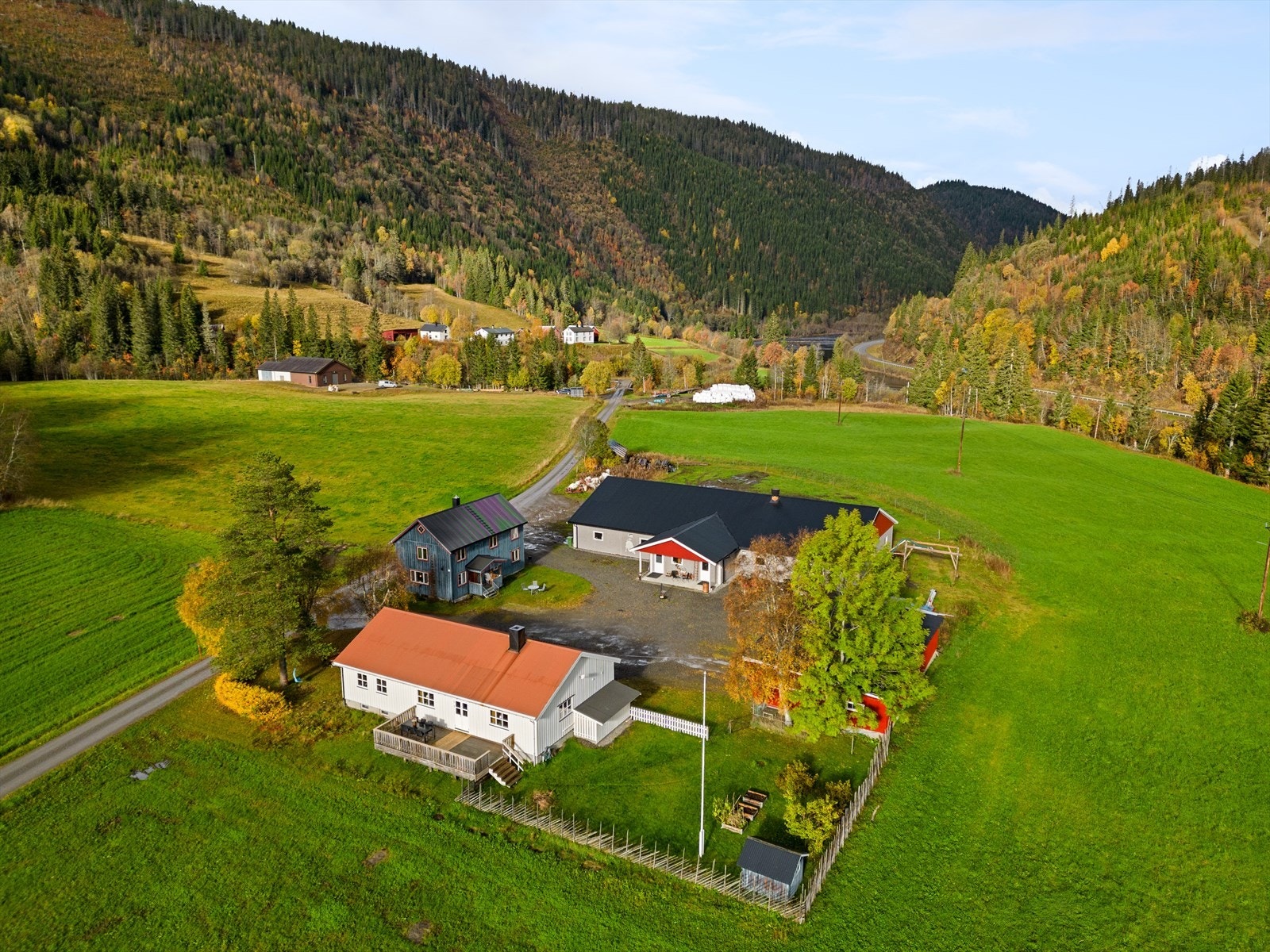 Mot vest Galleribilde