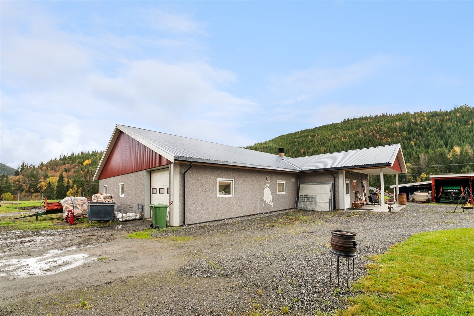 Fjøsbygning fra sør Galleribilde