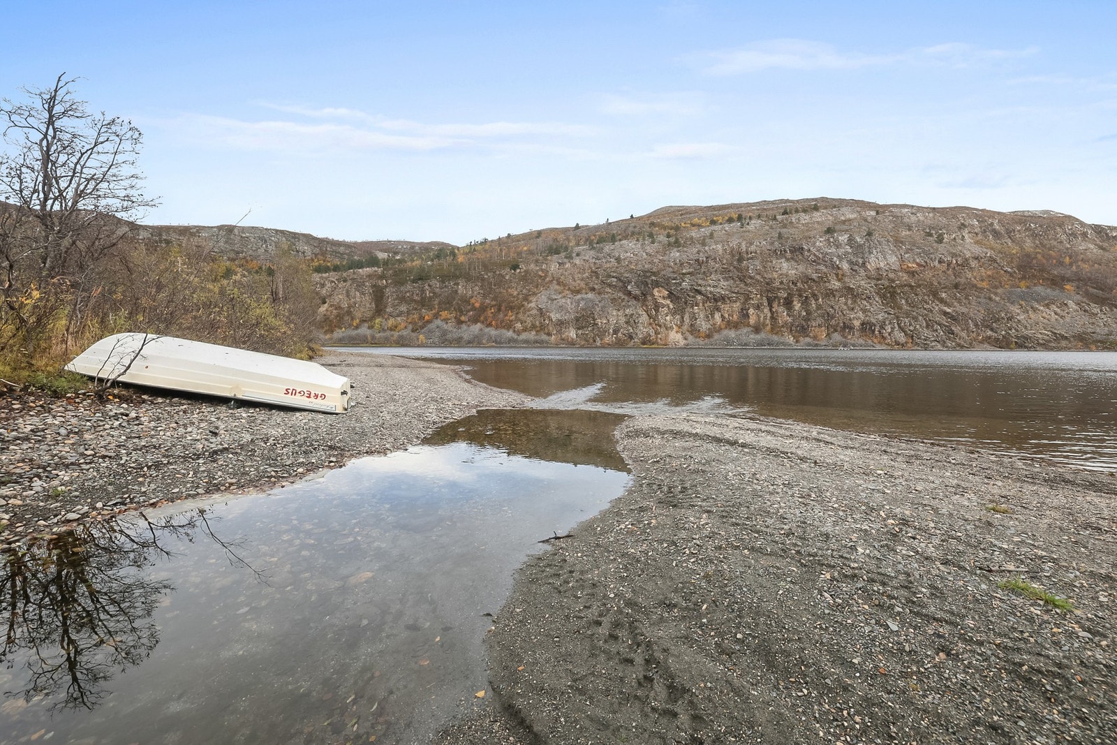 Naturskjønn beliggenhet som passer perfekt for hytteliv. Galleribilde