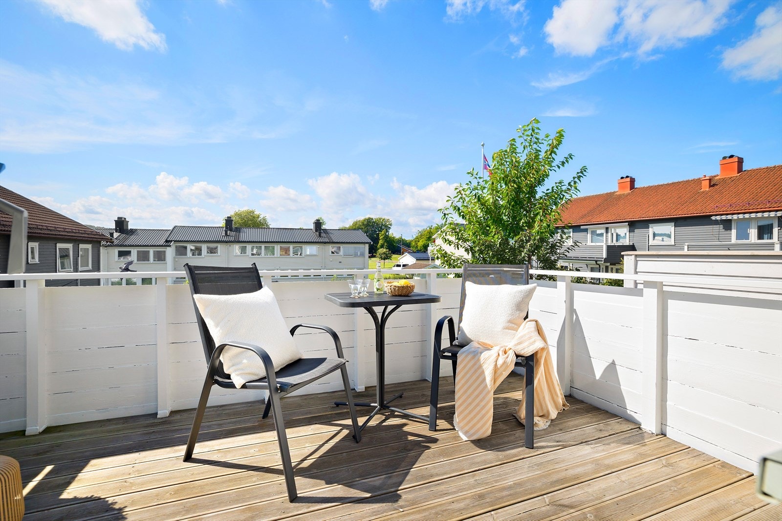 Velkommen til Tjøllinggaten 45! Boligen presenteres av Aktiv Eiendomsmegling v/Tea Wærland Galleribilde