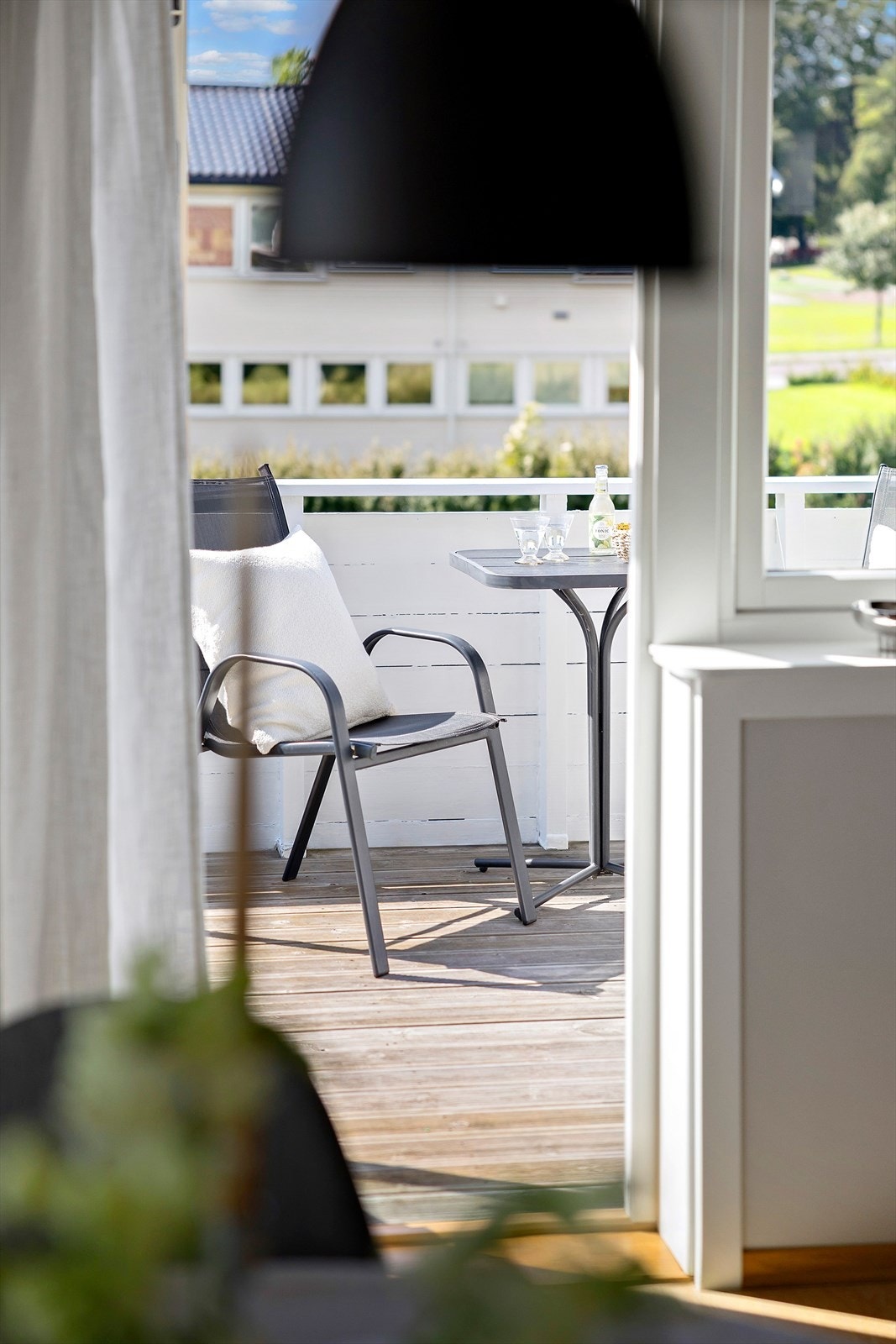 Balkongen blir et ektra rom hele sommerhalvåret Galleribilde