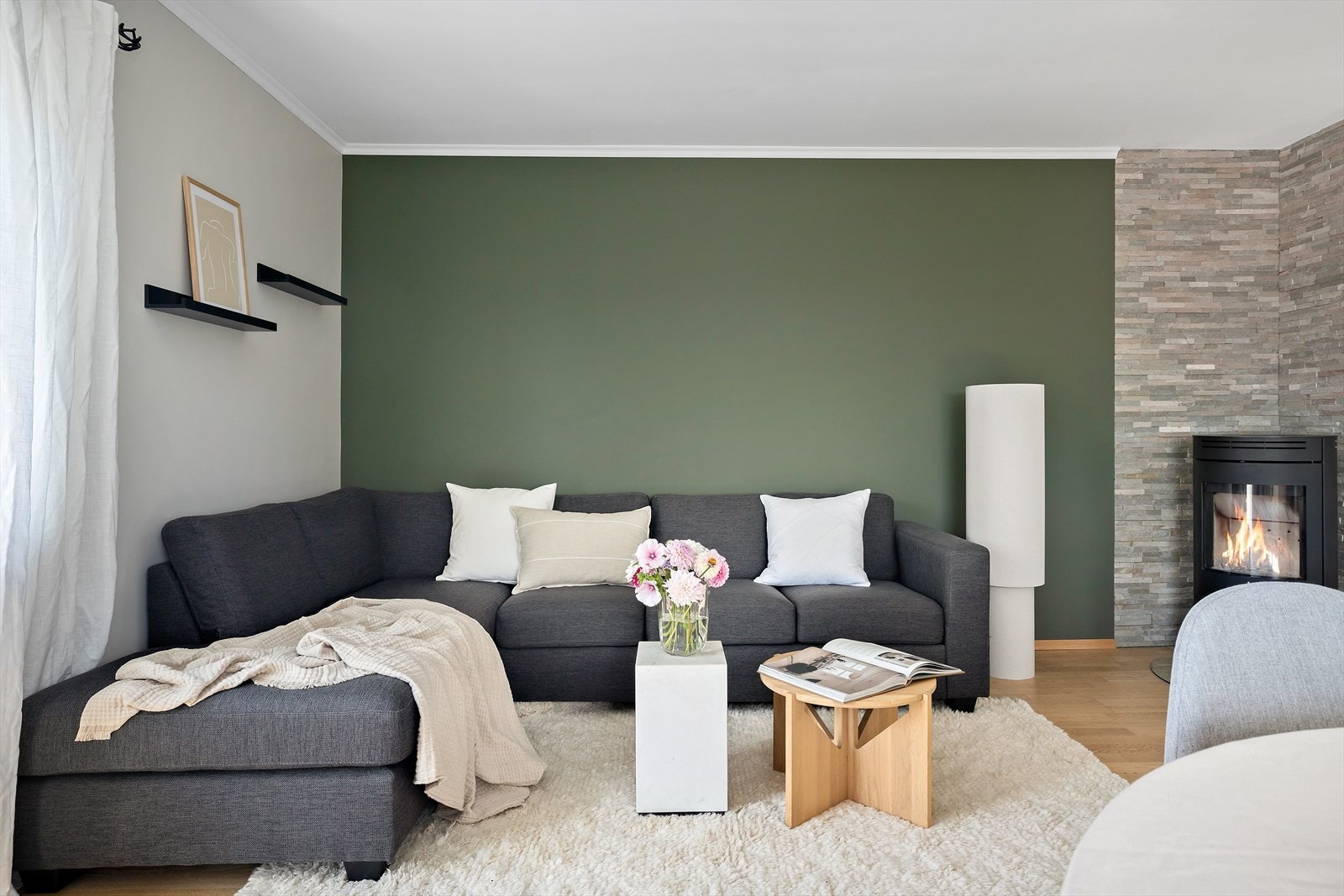 Stuen er lett å innrede, koselig og lettstelt Galleribilde