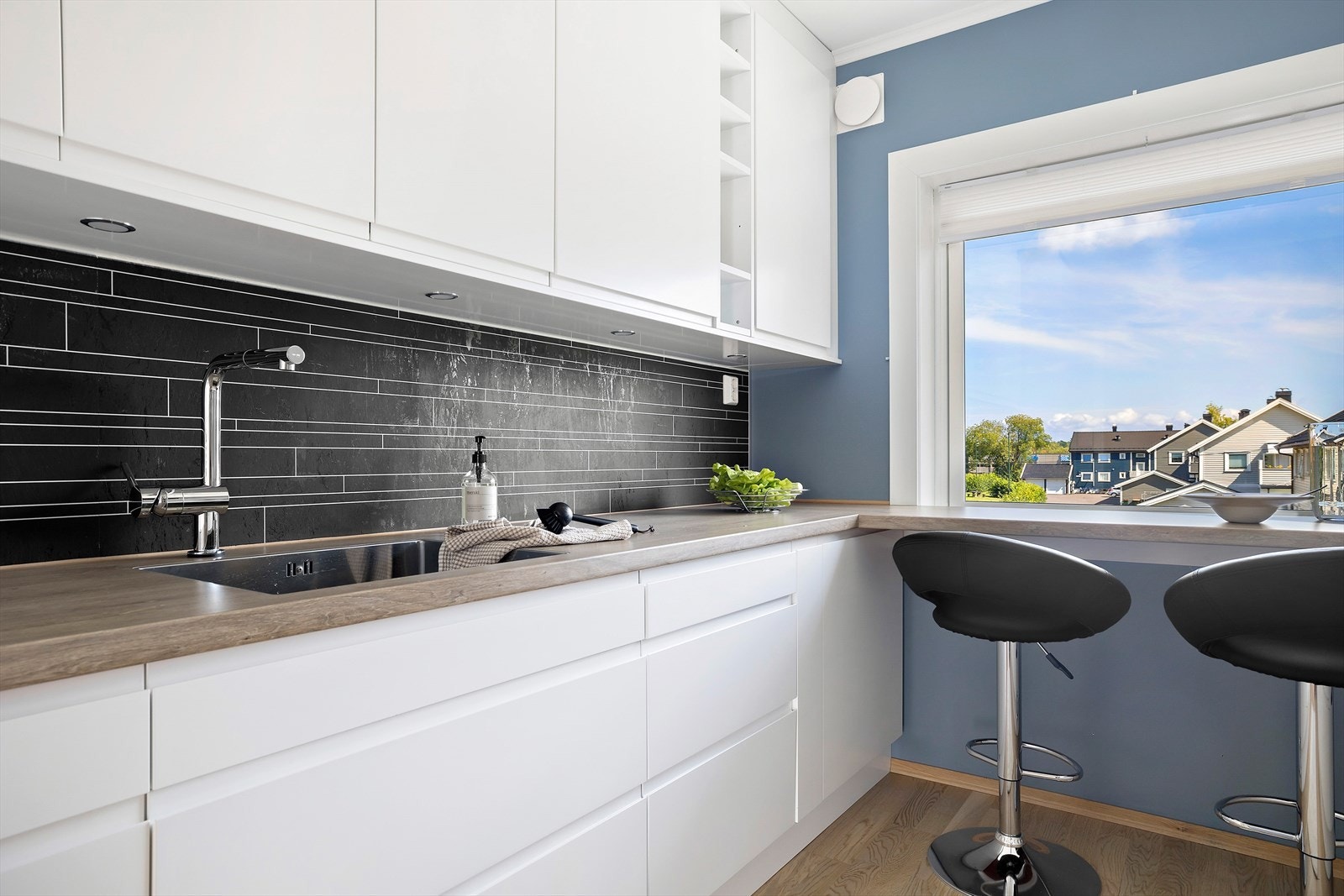 Kjøkkenet er fra 2018 Galleribilde