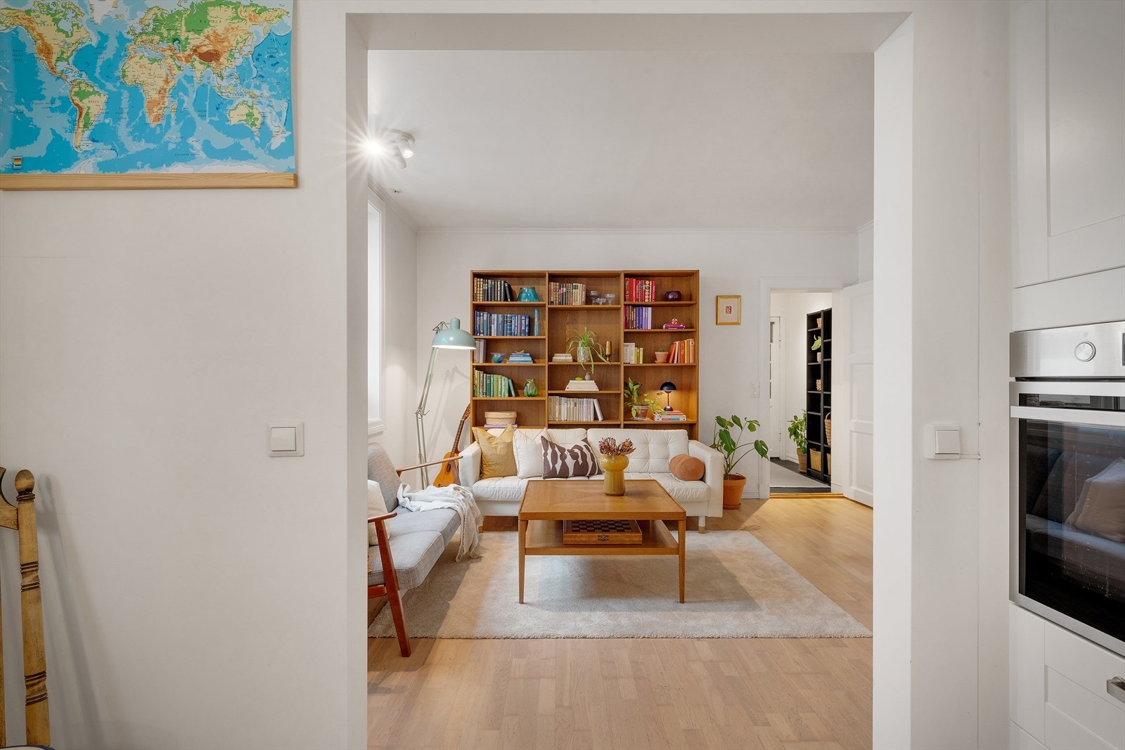 - Bygården er vesentlig oppgradert og jevnlig vedlikeholdt de siste 15 årene, med blant annet nytt tak (2008), nye vinduer og rehabilitert fasade (2017) - Galleribilde