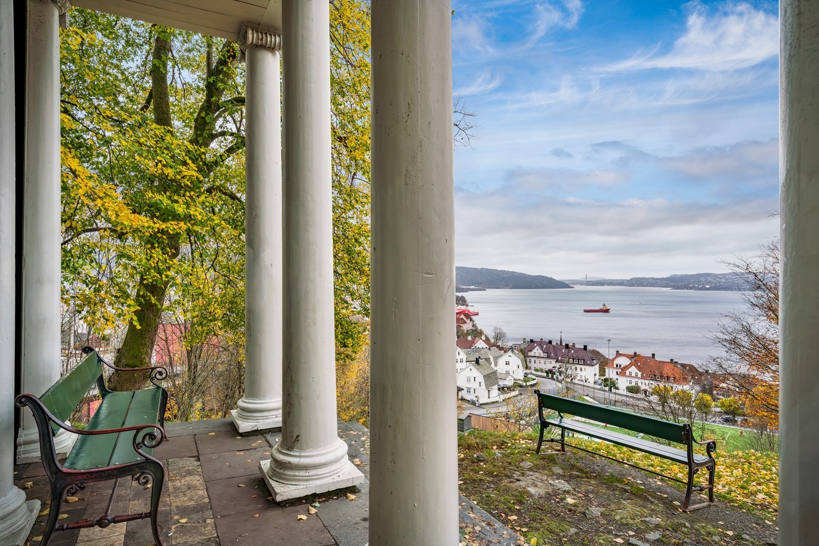 - Her kan du nyte fantastisk utsikt over innseilingen til Bergen - Galleribilde