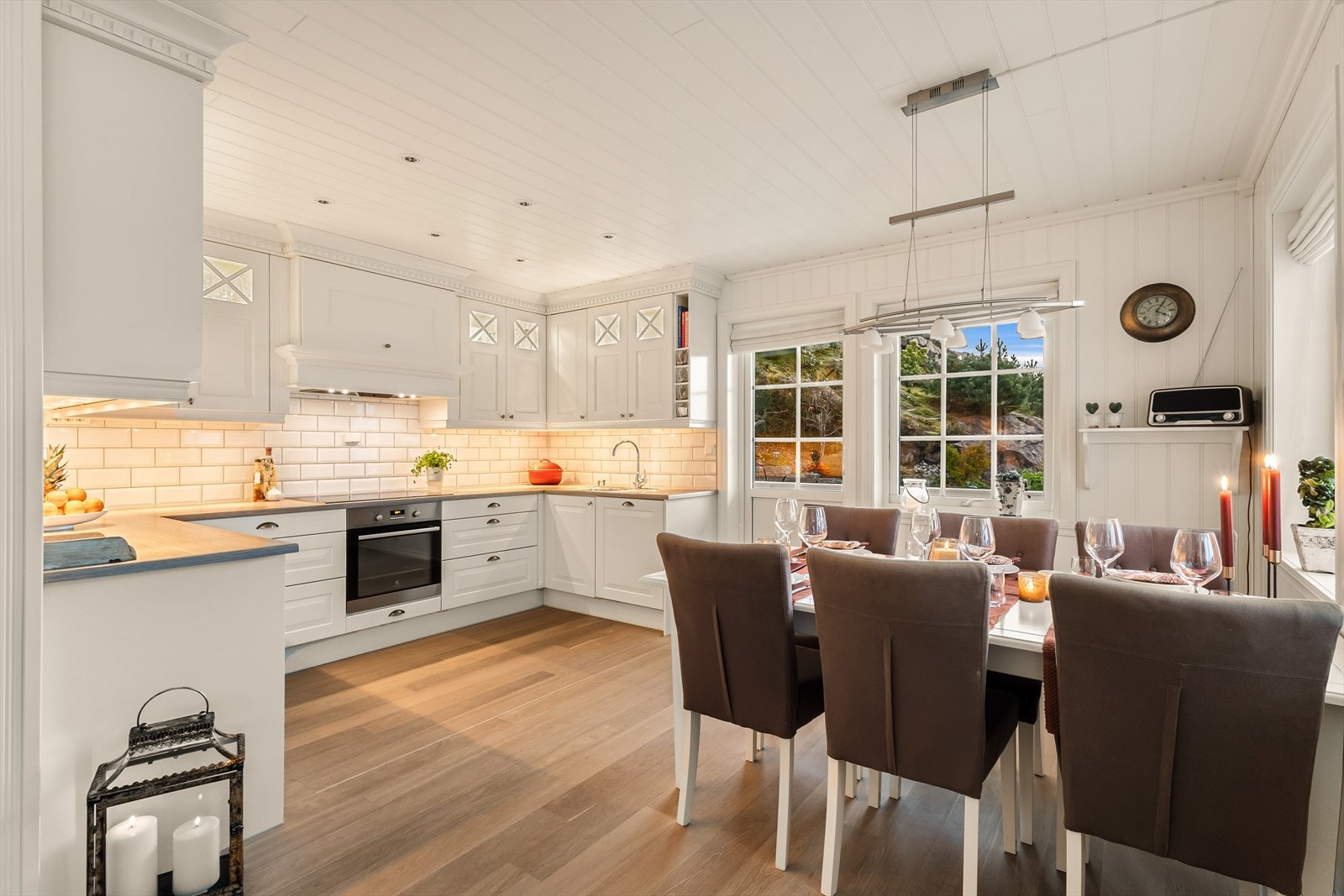 Rommets utforming og størrelse gir anledning til å kunne innrede i flere ulike soner. Galleribilde