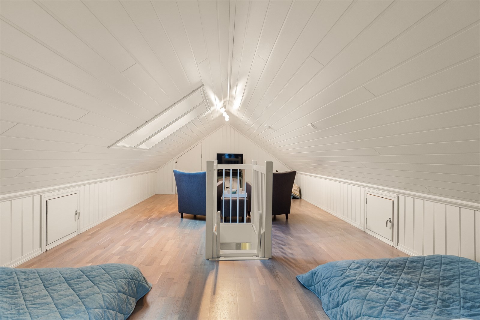 Perfekt tv-stue, gamingrom eller lekerom for barna. Galleribilde