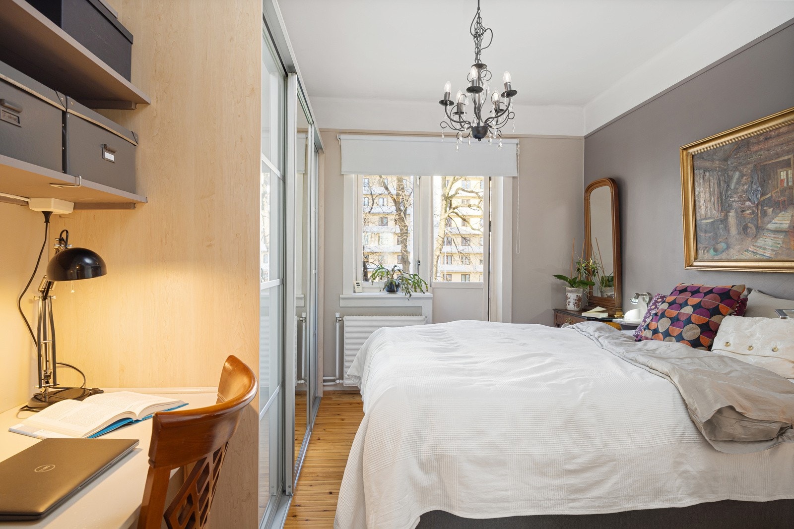 - Hovedsoverommet har utgang til brannbalkong - Galleribilde