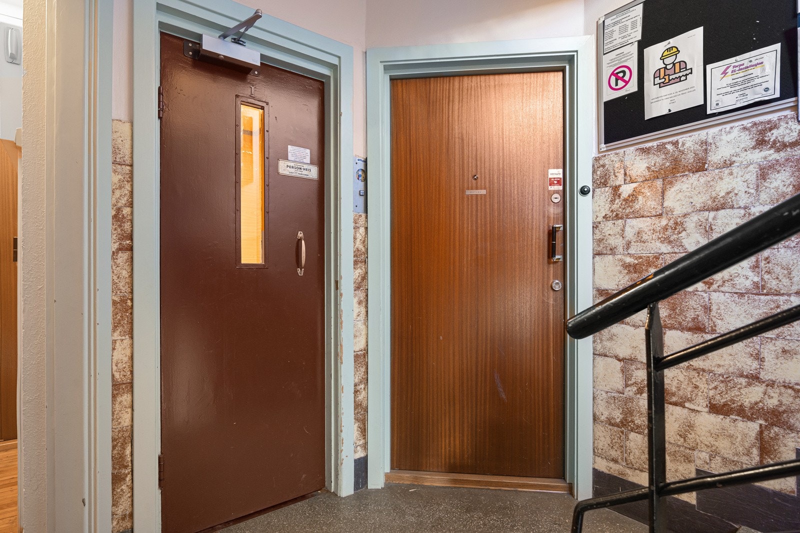 - Leiligheten ligger i 2. etasje med heisadkomst - Galleribilde