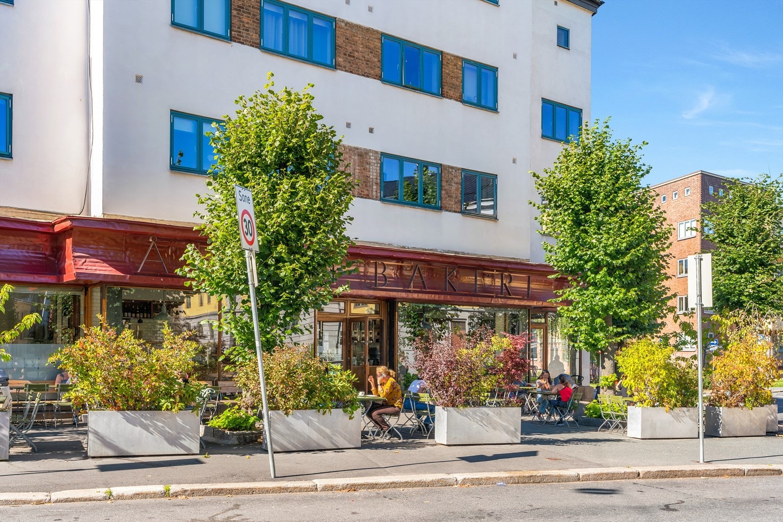 Nærområdet bugner av koselige kafeer, spennende restauranter og gode shoppingmuligheter. Galleribilde