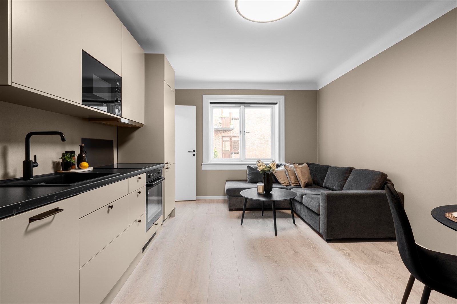 Her får du en innflytningsklar 2-roms med en flott beliggenhet i nærhet til Torshovdalen. Galleribilde