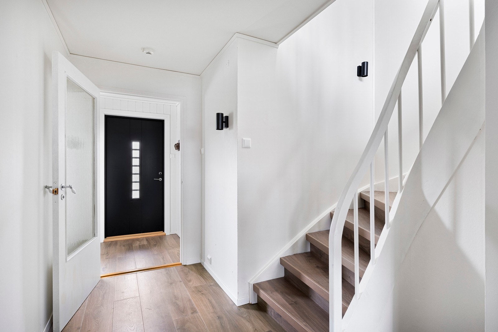 Lys og innbydende inngang. Galleribilde