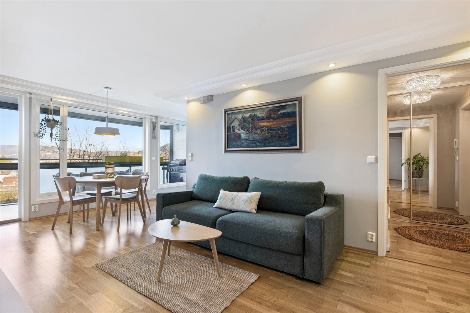 Stuen og spisestuen Galleribilde