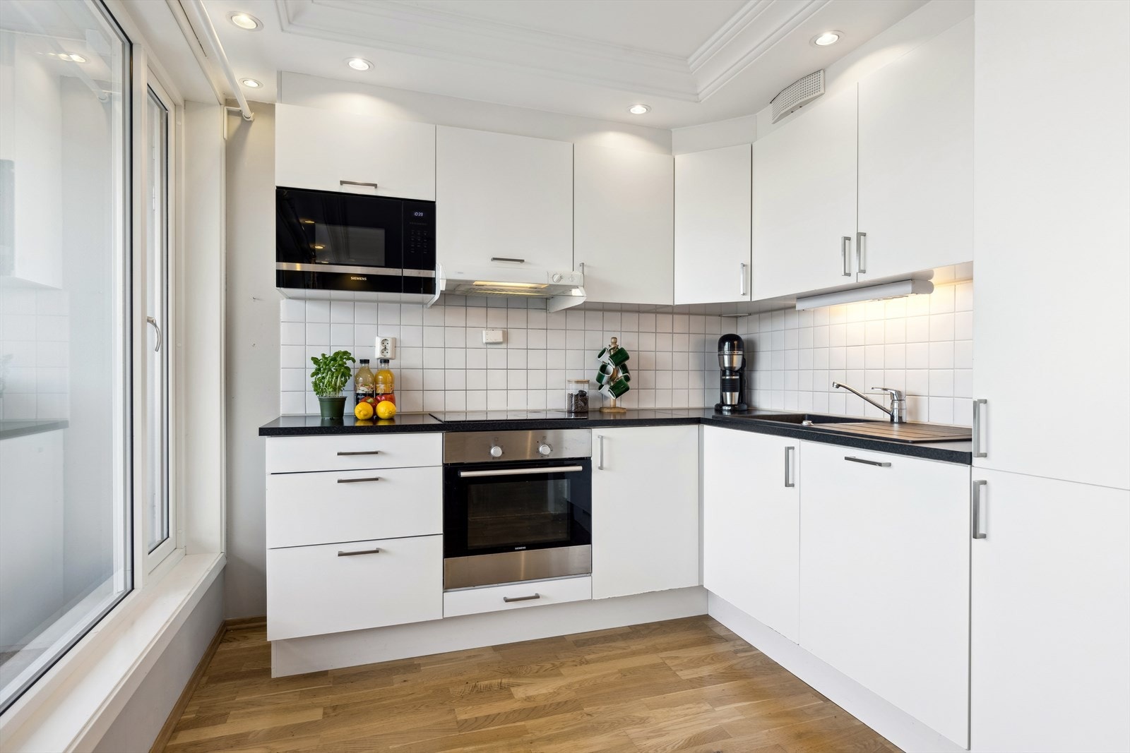 Det er godt med skap - og benkeplass Galleribilde