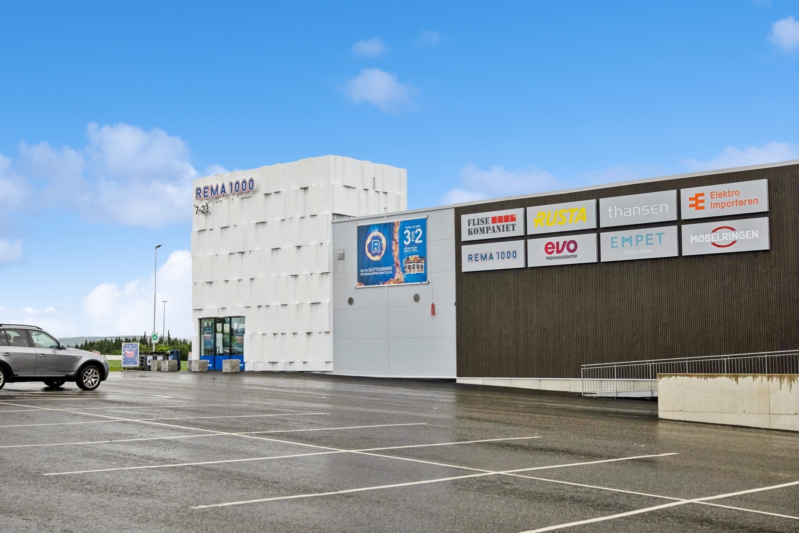 Umiddelbar nærhet til dagligvare og treningssenter. Galleribilde