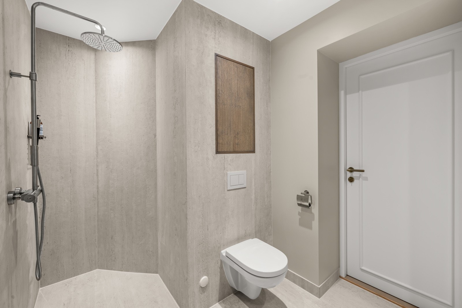 Nytt røranlegg med rør-i-rør system og fordelerskap i 2024 Galleribilde