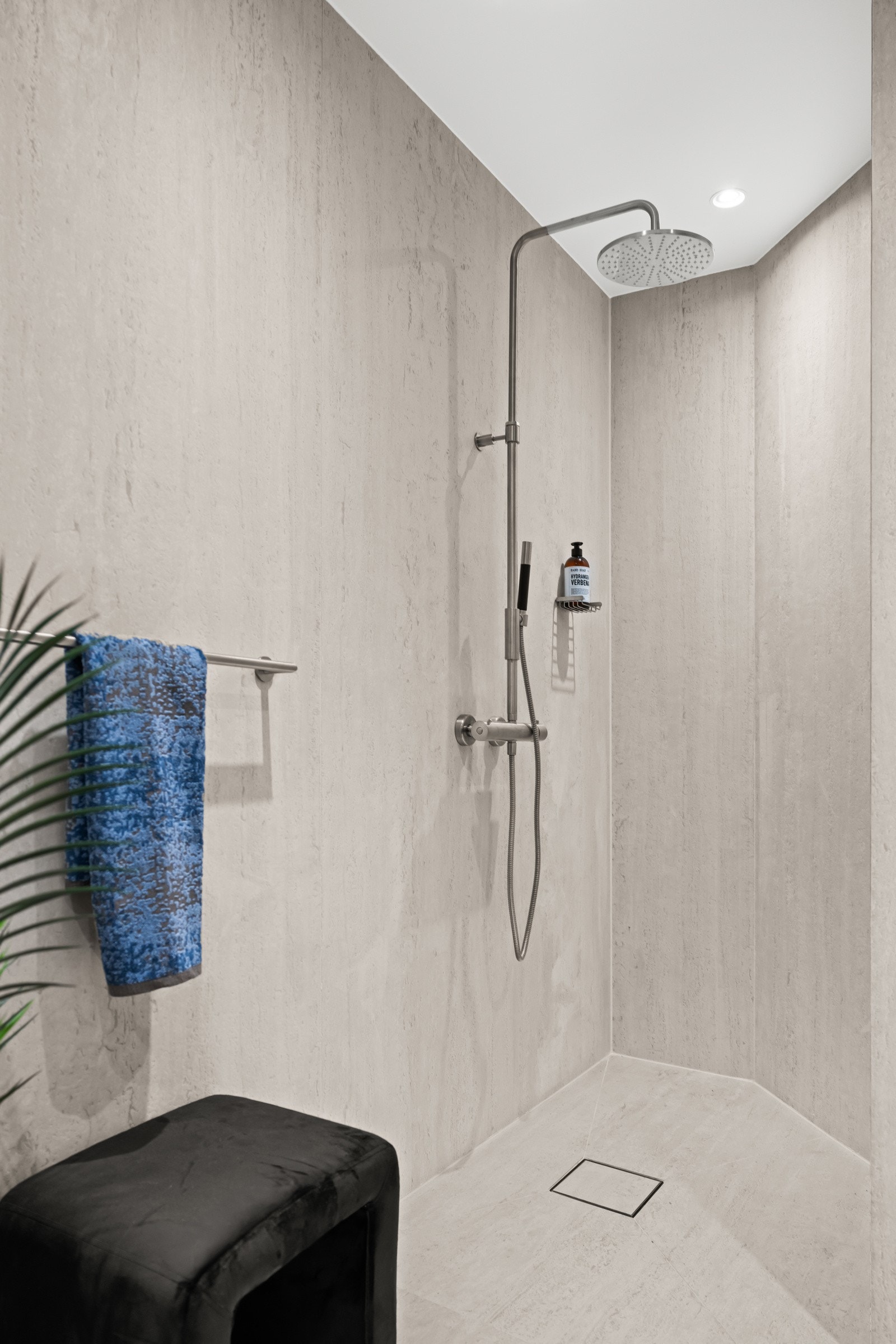 Fin dusjnisje Galleribilde