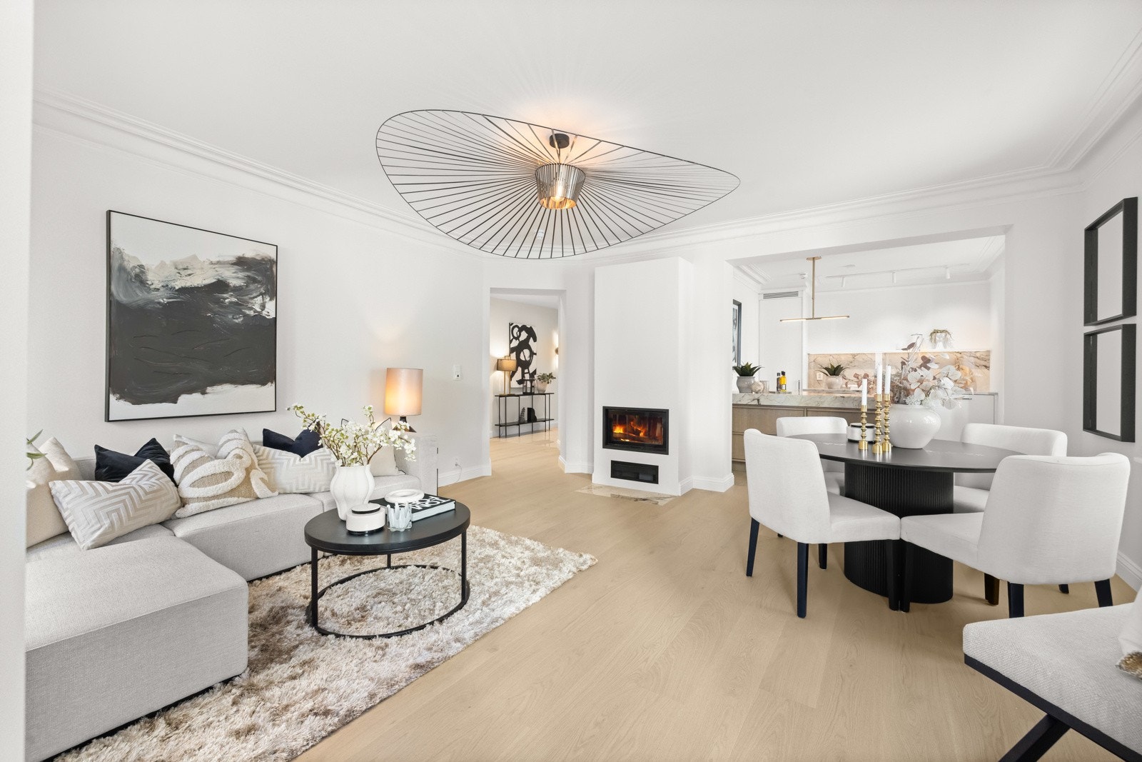 PrivatMegler Stefan Safri ønsker velkommen til Niels Juels gate 1 A Galleribilde