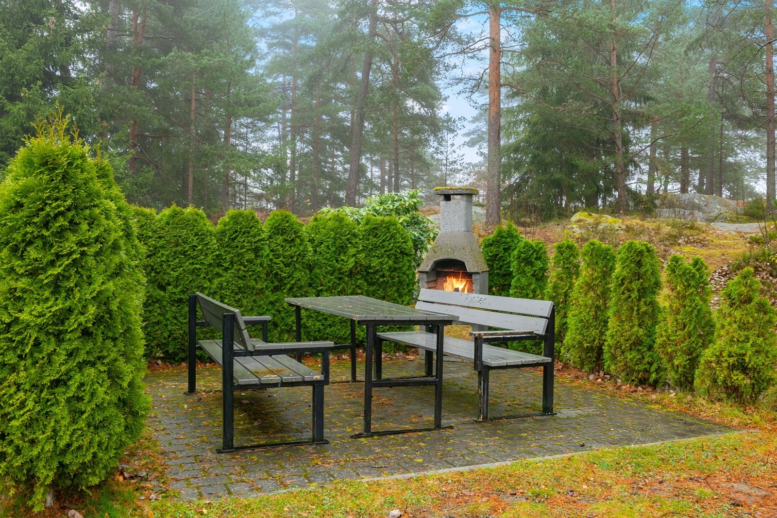 Sittegruppe med utepeis Galleribilde
