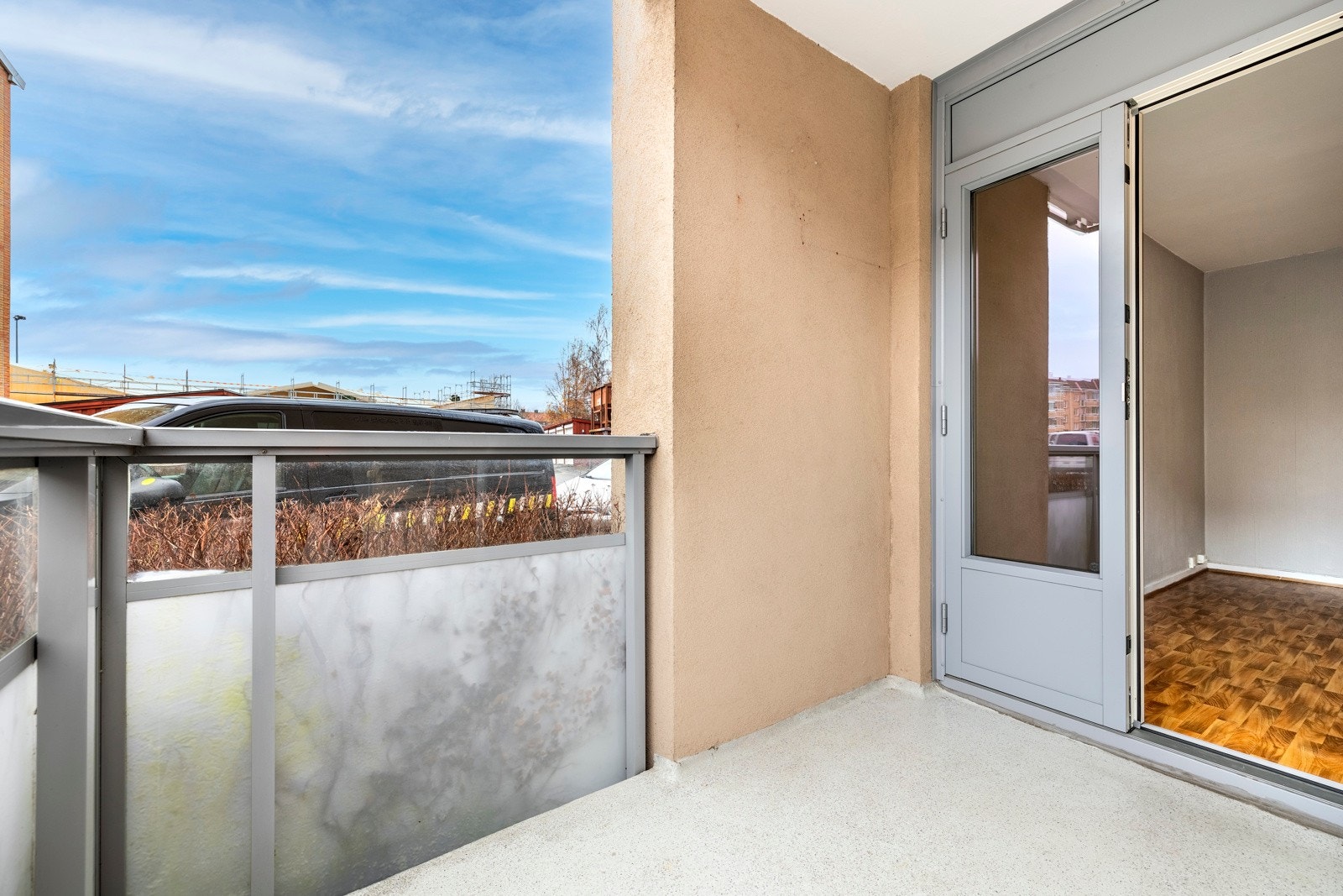 Utsikt utover borettslagets fellesområder. Galleribilde