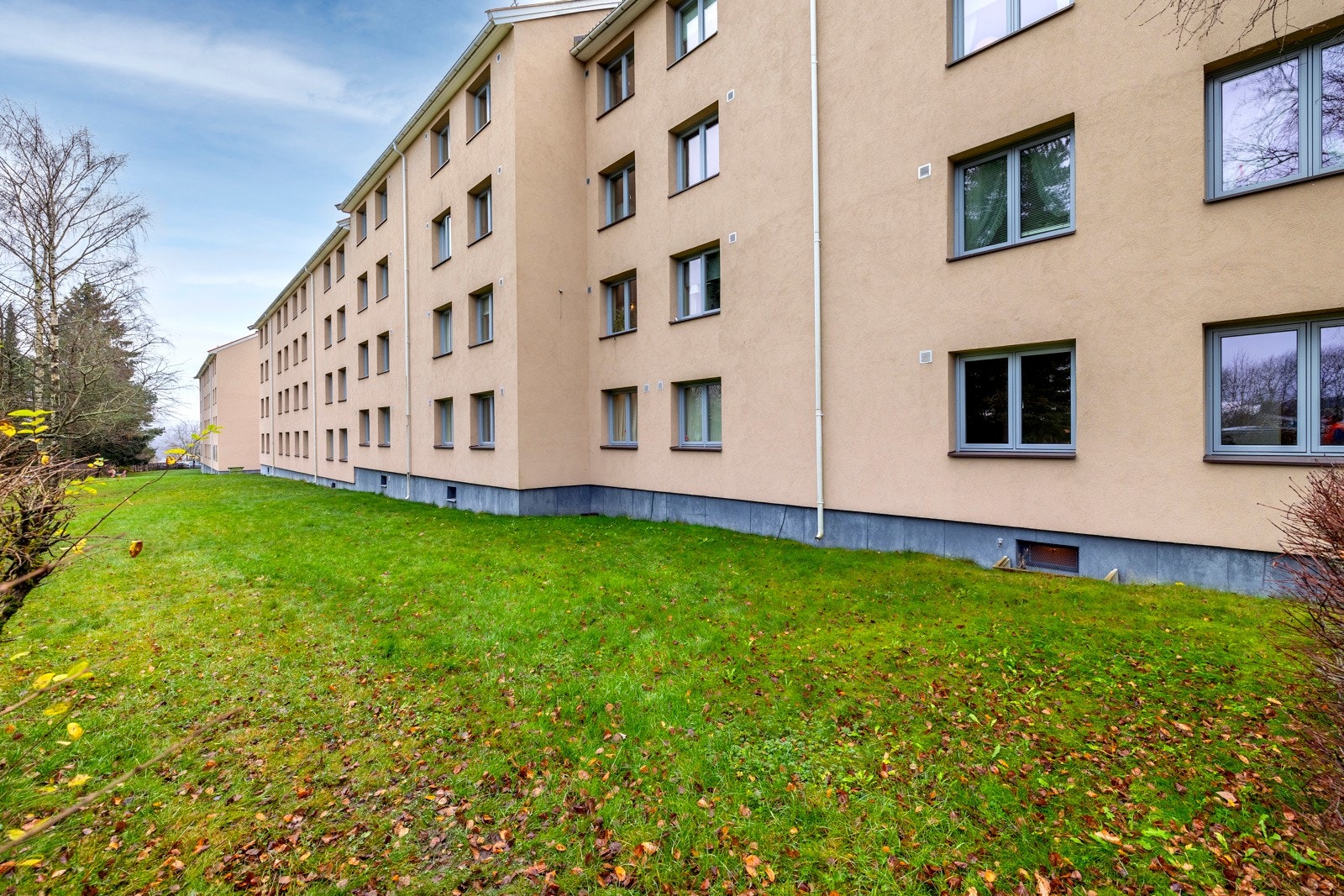 Tomten grenser til flotte friområder med gode turmuligheter. Galleribilde