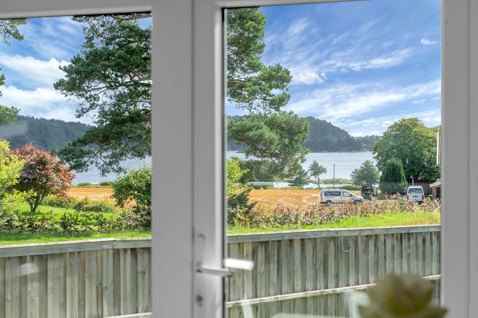 Utsikt til Tingsakerfjorden fra kjøkken. Galleribilde