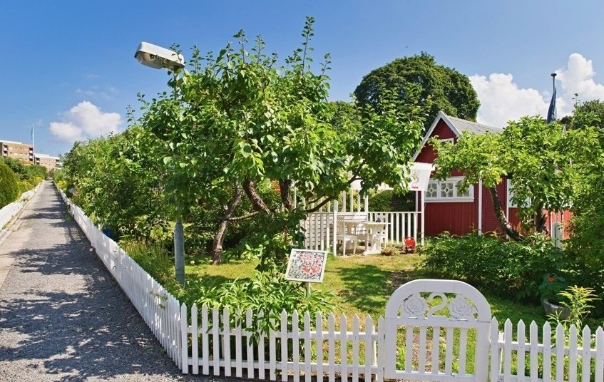 Rett rundt hjørnet finner du vakre kolonihagen Galleribilde