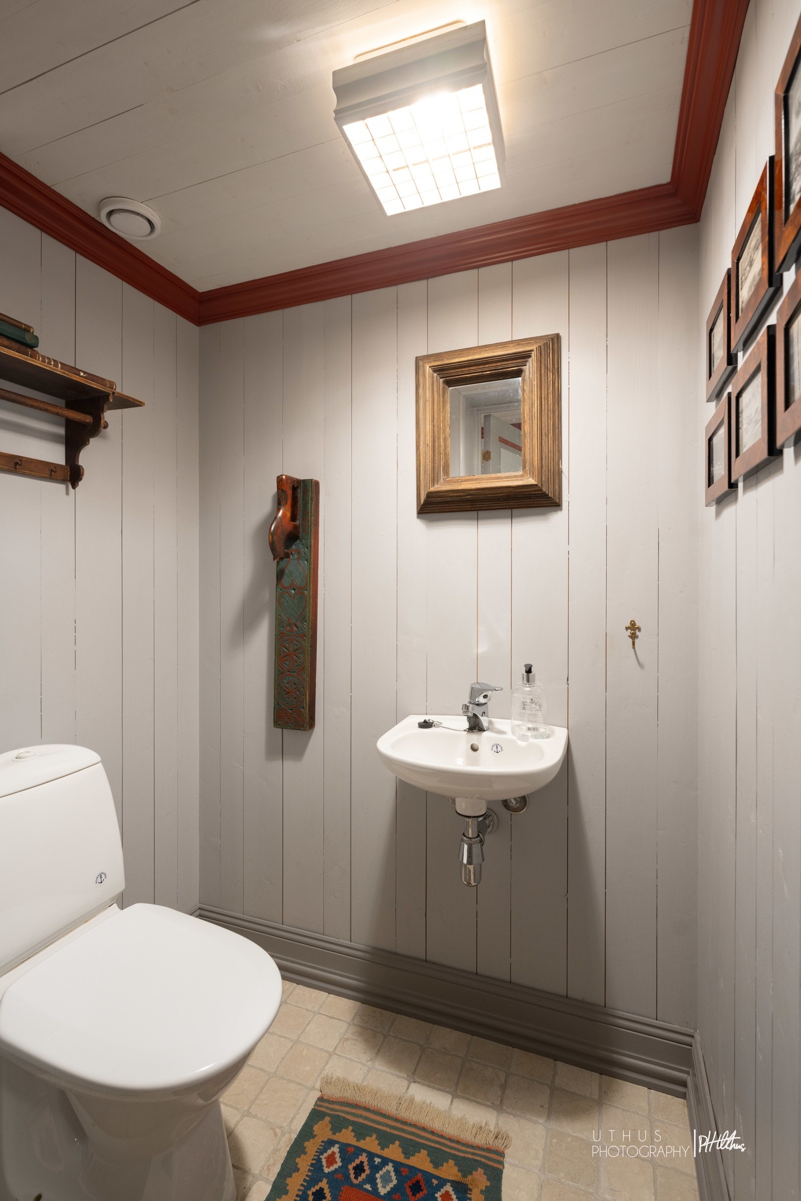 Ekstra toalett i kjelleren Galleribilde