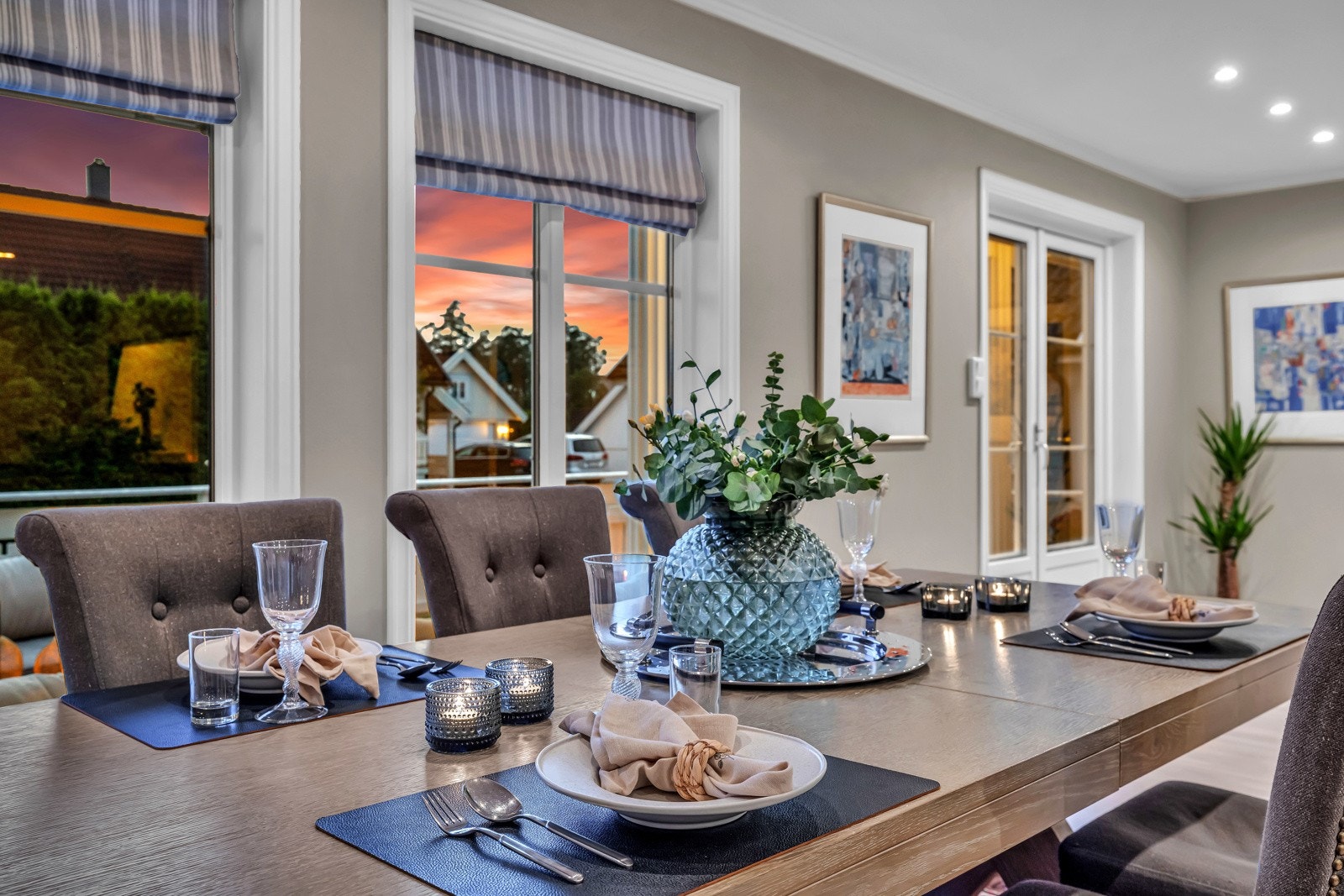 Boligen har god planløsning med god plass til hele familien. Galleribilde