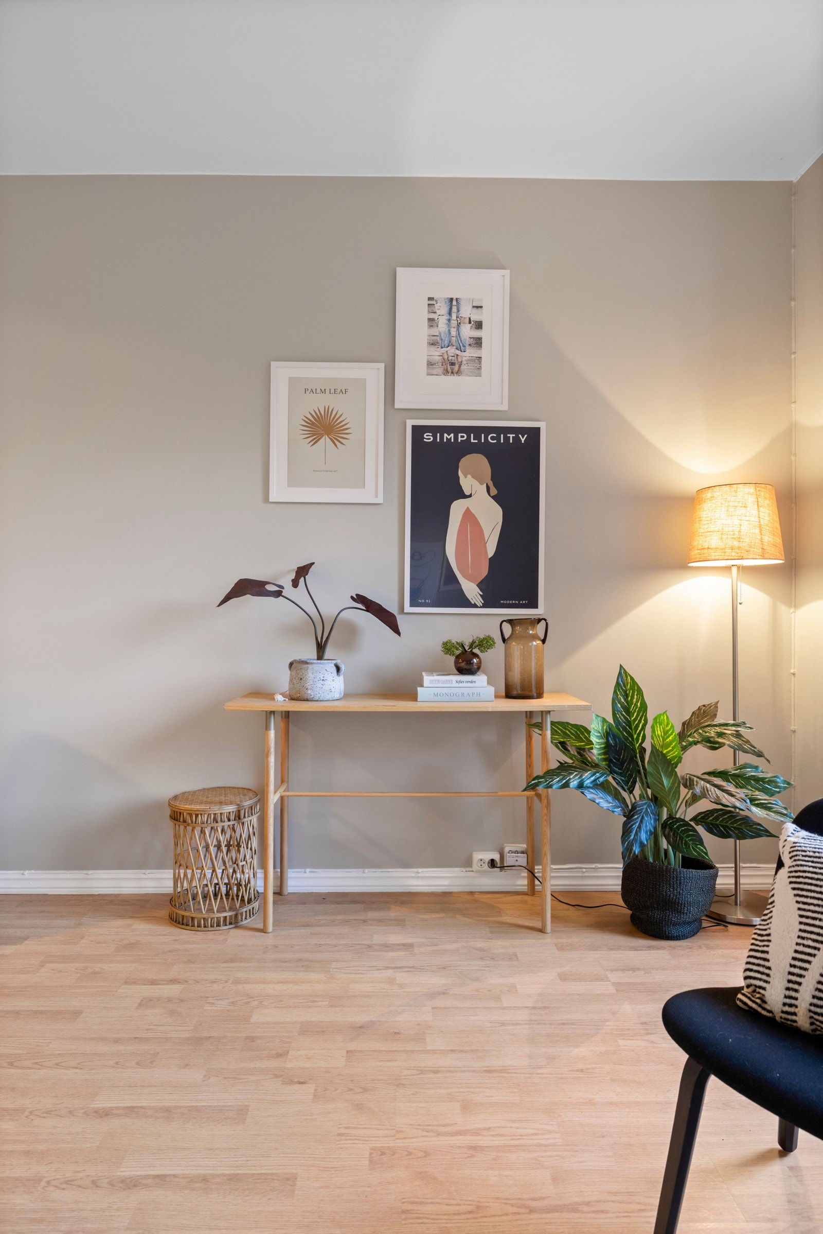 212 - 23 Galleribilde