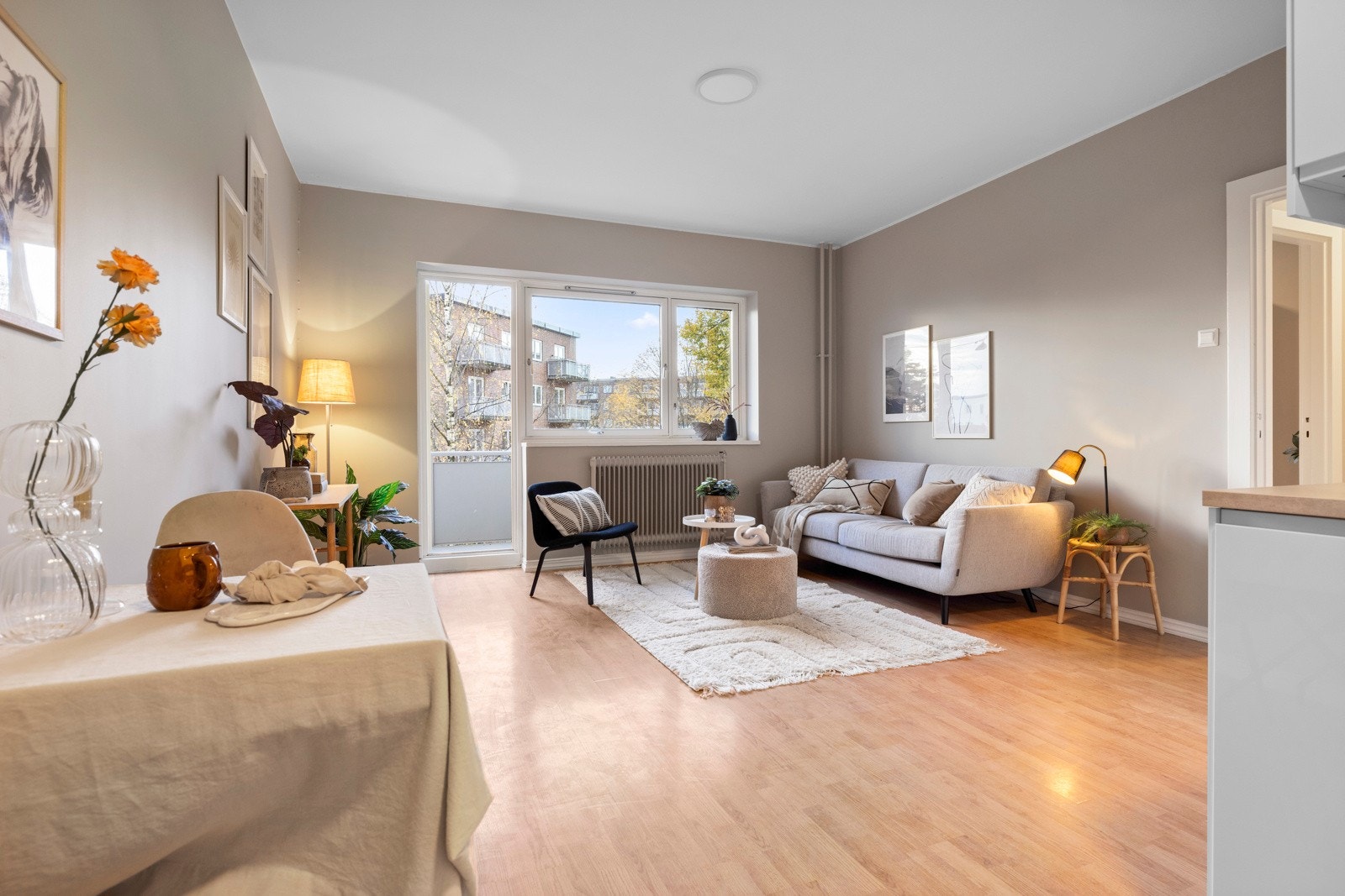 212 - 18 Galleribilde