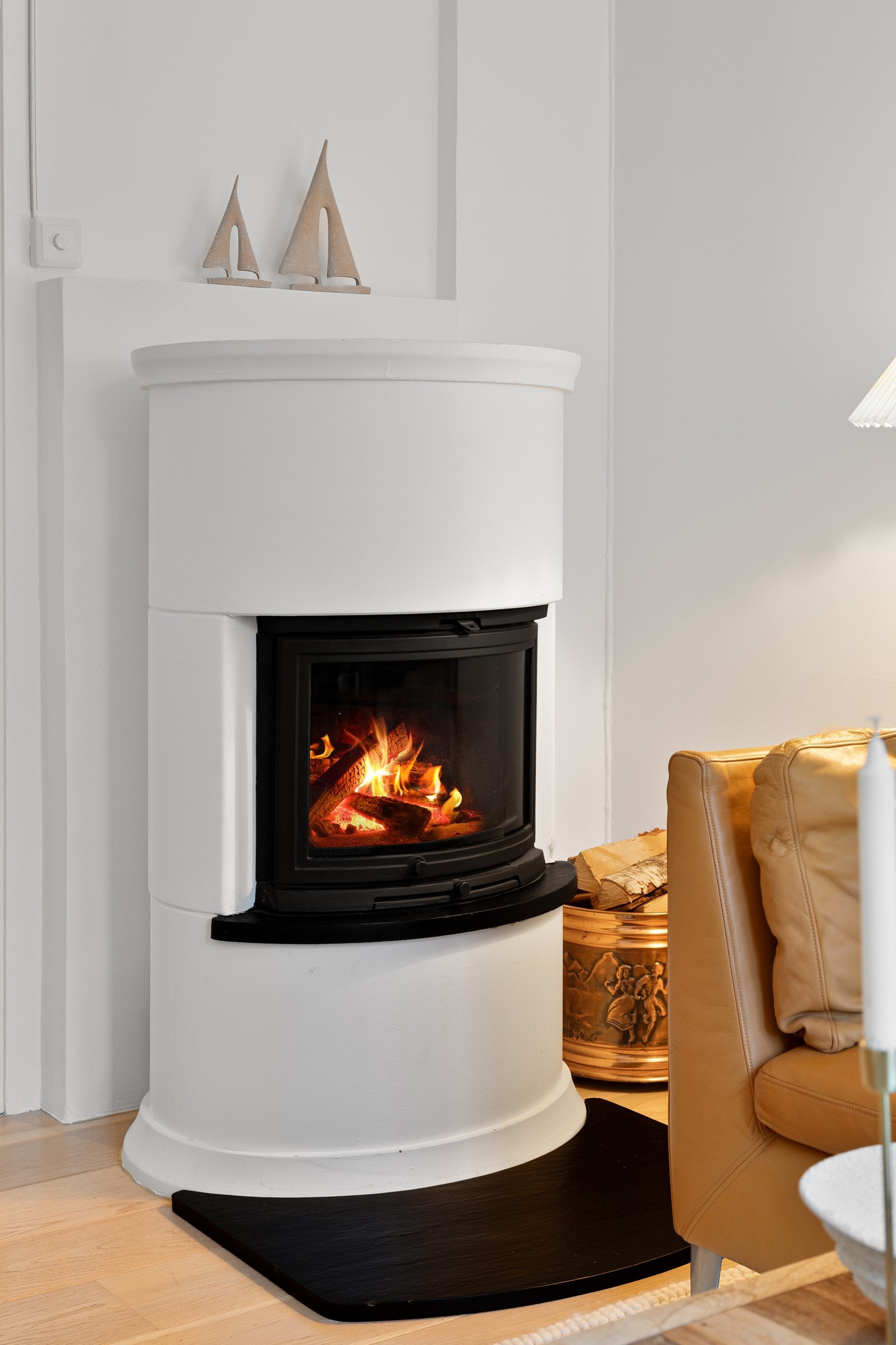 Den dekorative peisovnen vil bidra med god varme i vinterhalvåret Galleribilde