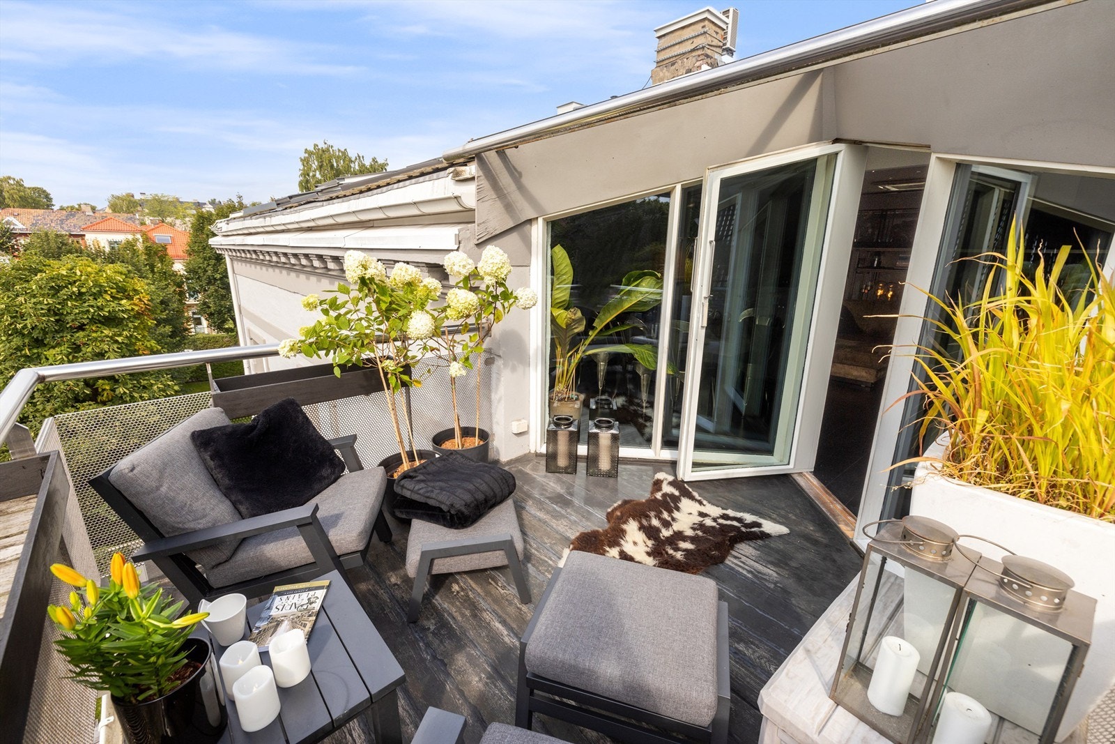 Usjenert, sørvestvendt balkong på 8 kvm. Galleribilde