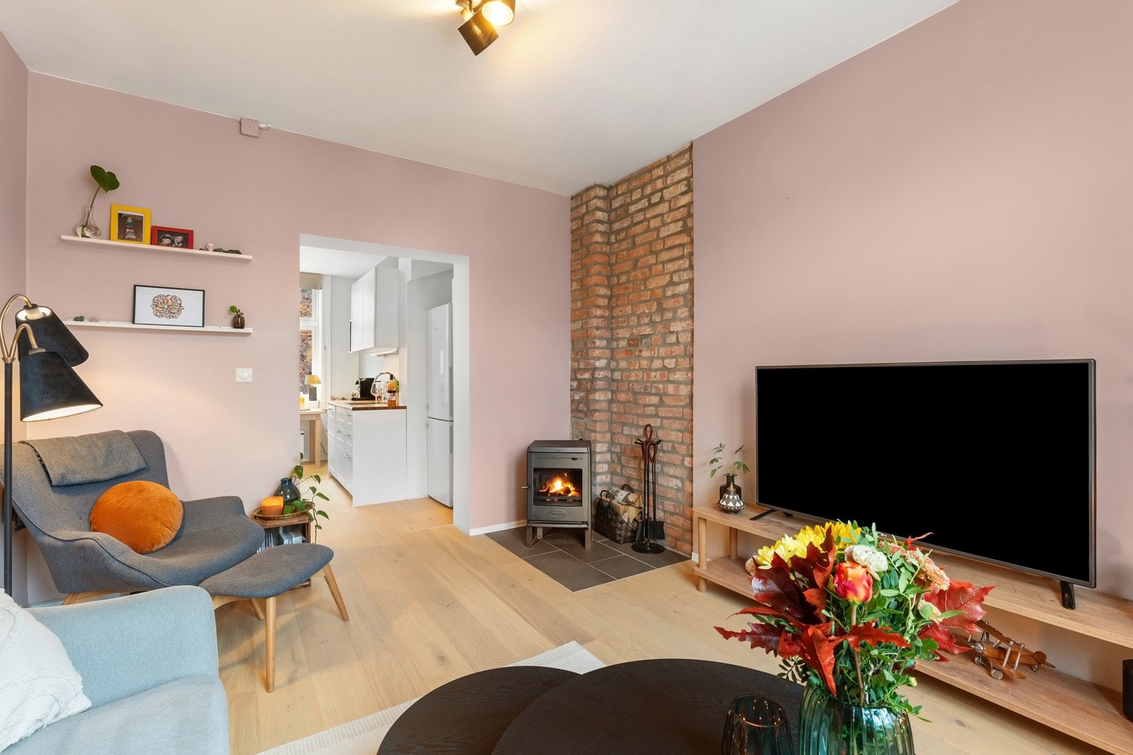 En lys og lekker 2-roms med god planløsning, nydelig bakgård og suveren beliggenhet på Sagene. Galleribilde