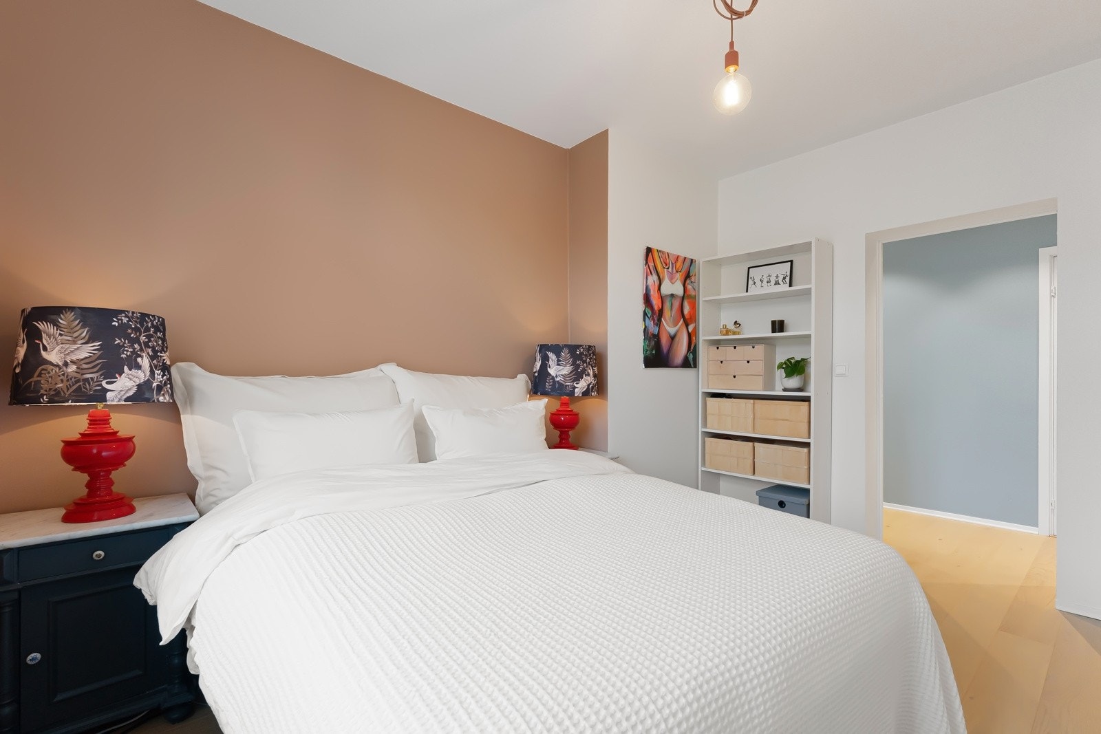 Soverommet har også garderobe som gir rikelig med lagringsplass. Galleribilde