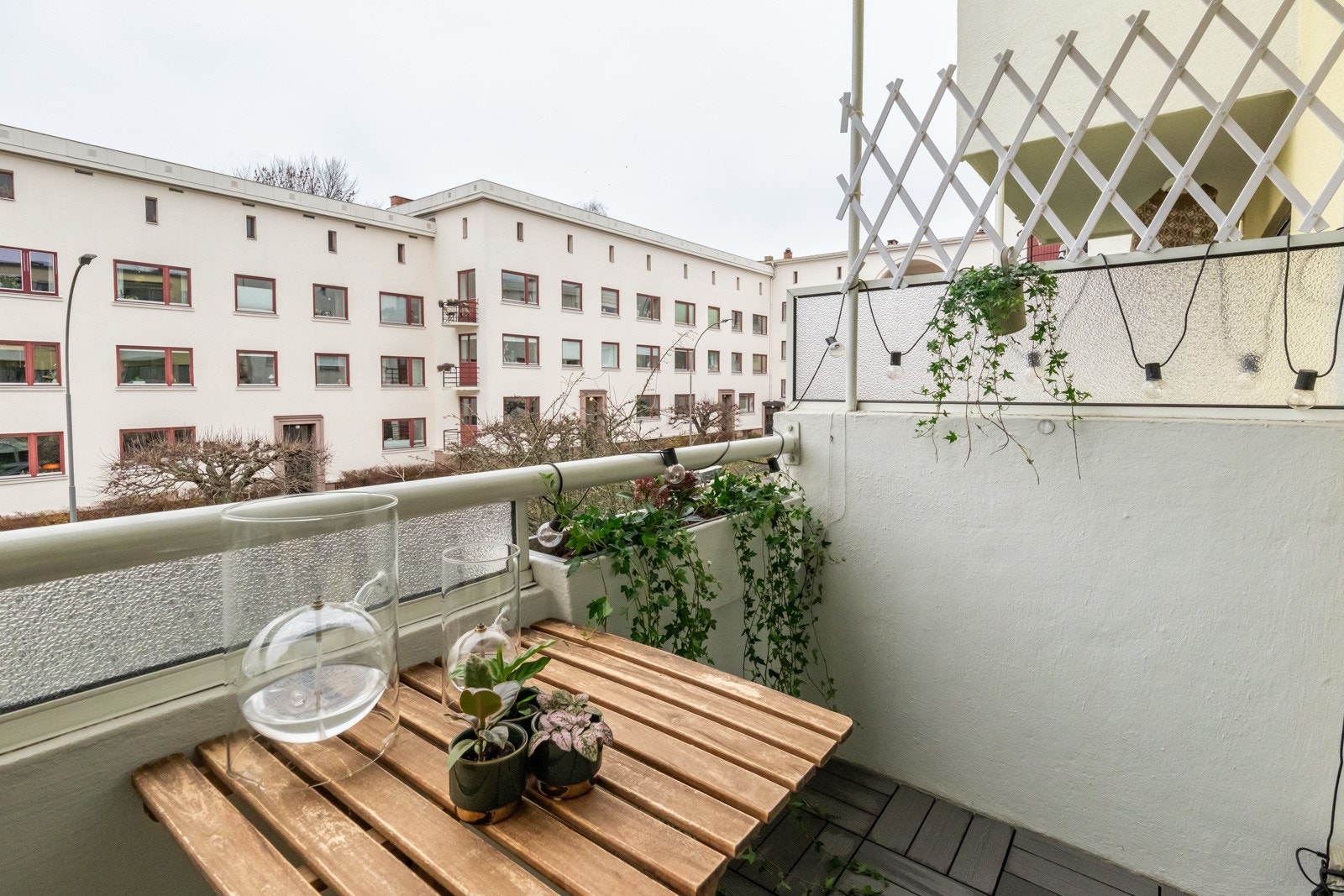 Det er god avstand til naboblokken som gir mye lys og en luftig følelse. Galleribilde