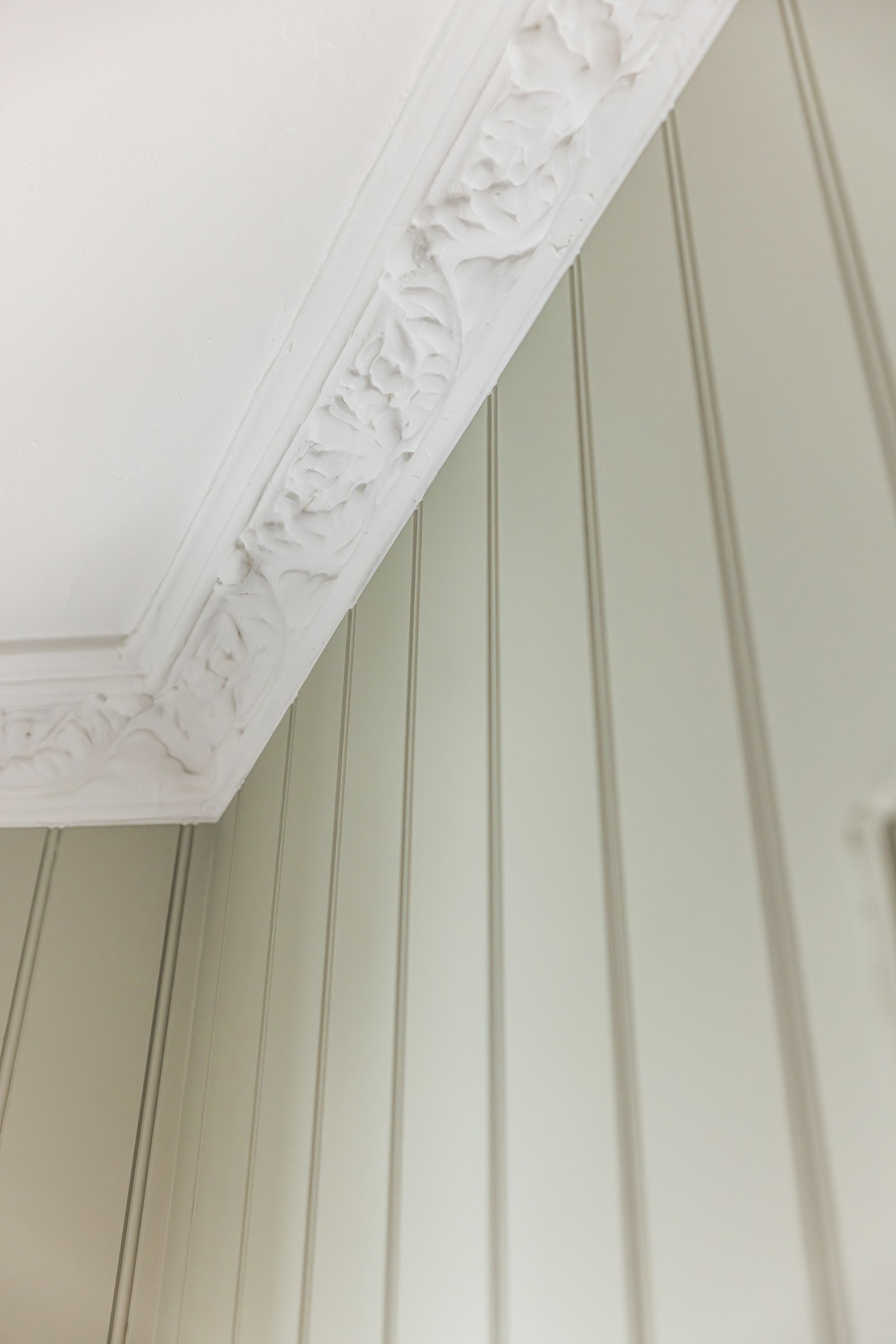 Også hovedsoverommet har pent bevart stukkatur. Galleribilde