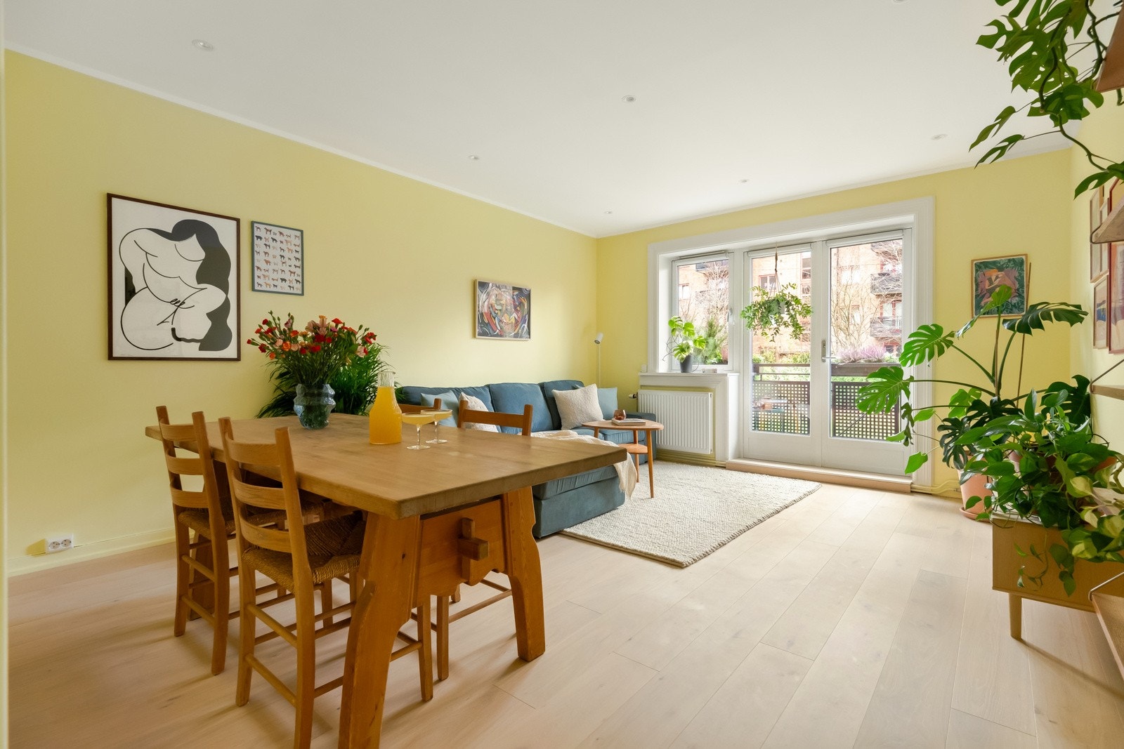 Vi snur oss og tar endelig turen ut på den herlige balkongen. Galleribilde