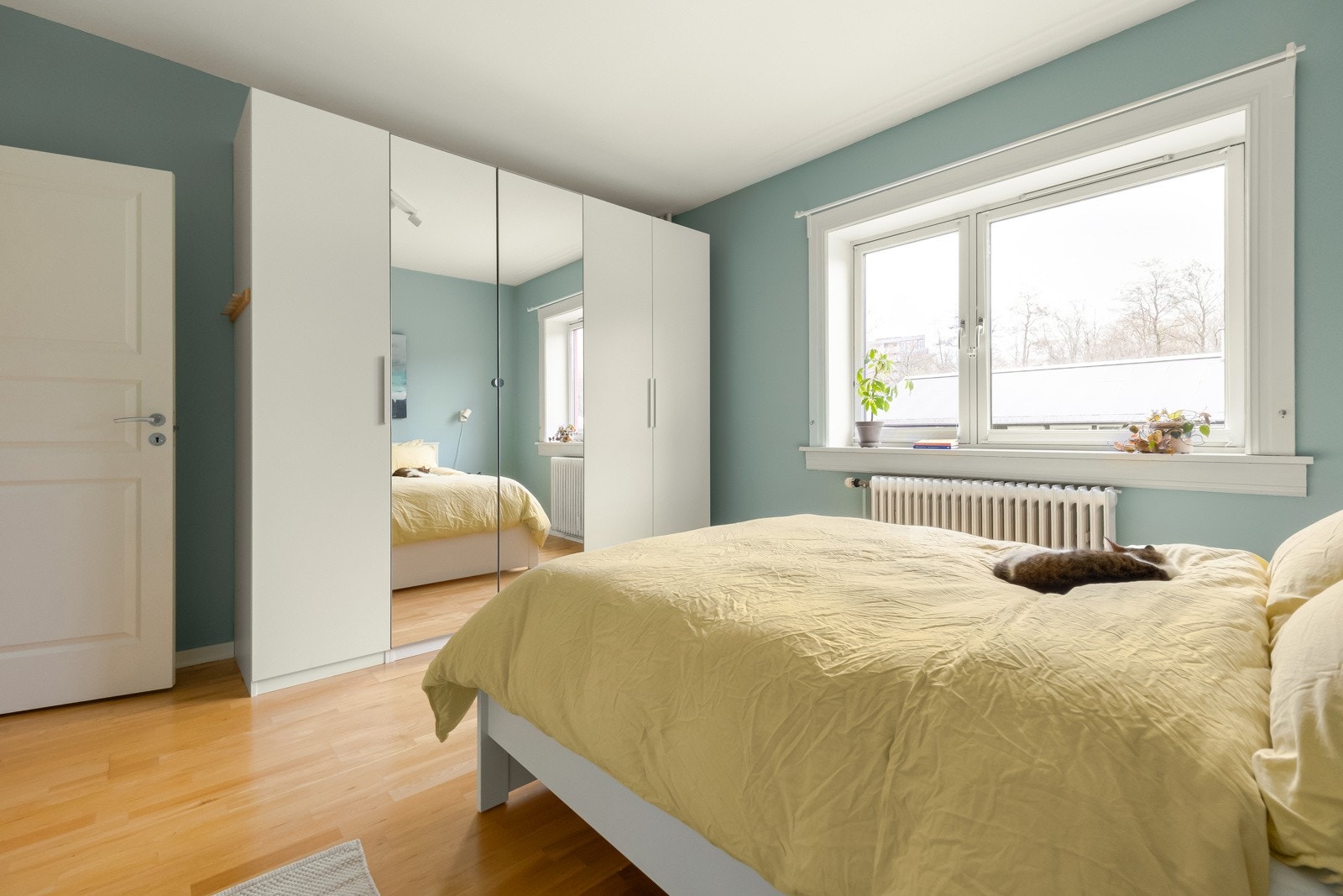 Det er dessuten godt med garderobeplass her, som for øvrig medfølger. Galleribilde