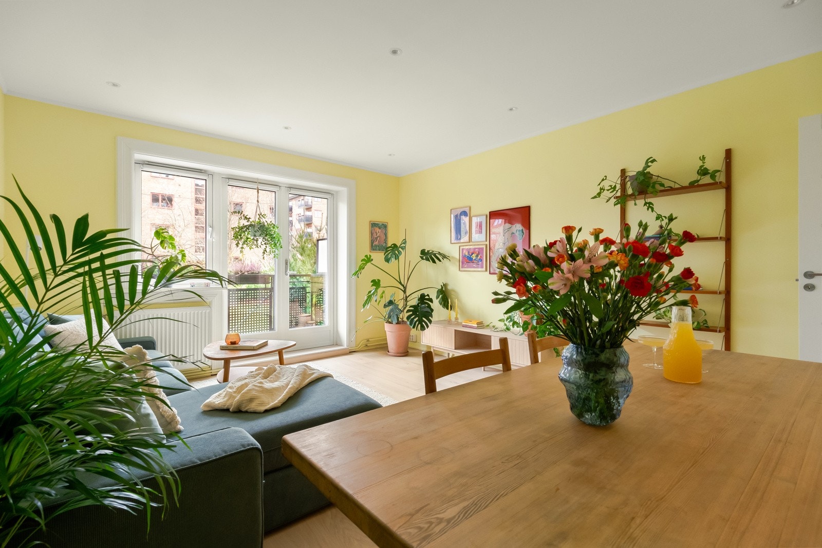 Det er verdt å nevne at felleskostnadene inkluderer både fyring (oppvarming), varmtvann, TV og internett. Galleribilde