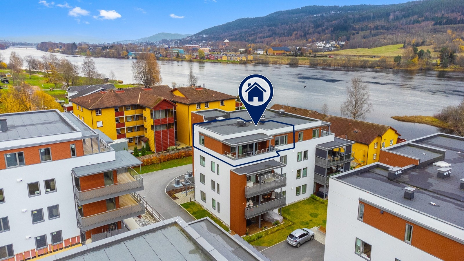 Velkommen til Adjutant Ankers vei 18! Leiligheten befinner seg i fjerde etasje og har en meget god internbeliggenhet på feltet Galleribilde