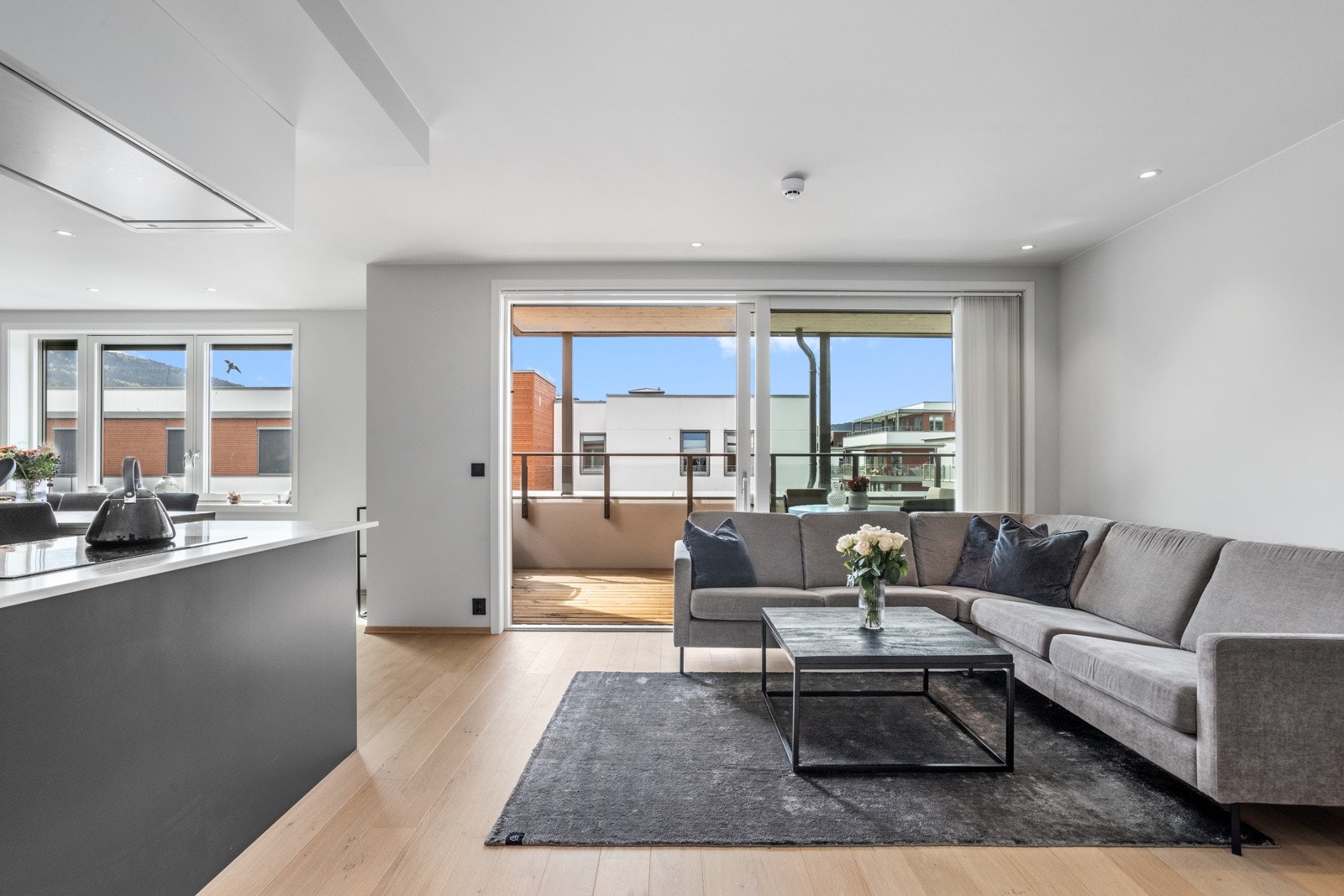 Leiligheten ble oppført i slutten av 2021 og er betydelig påkostet med oppgraderinger og tilvalg utover standard leveranse Galleribilde