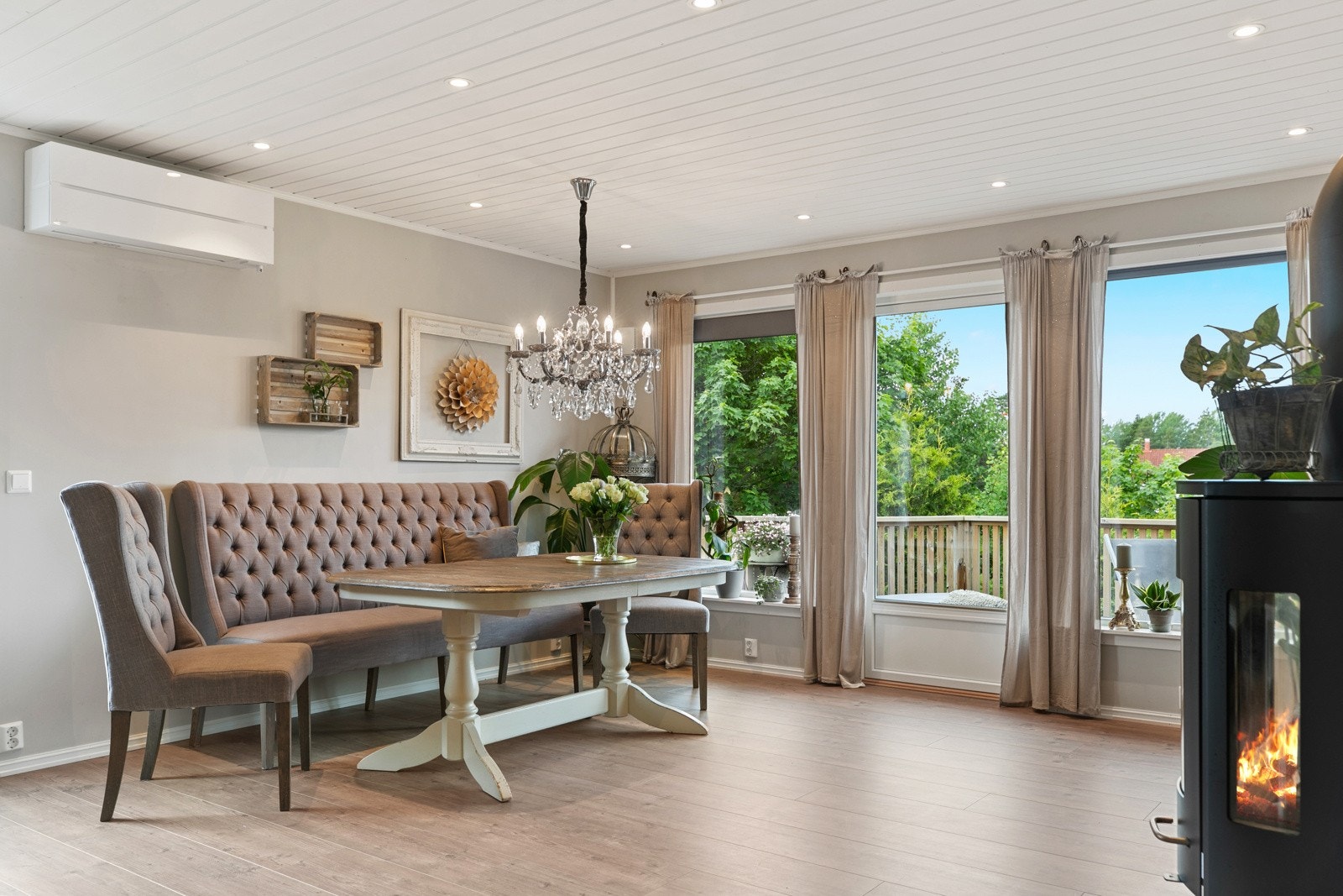 Lys og pen stue Galleribilde