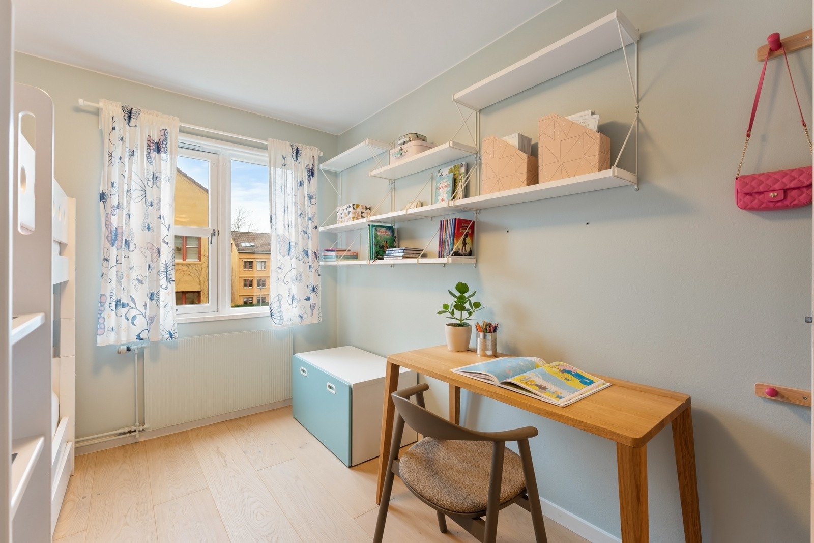 Alle soverom har vindu mot rolige, bilfrie fellesområder. Galleribilde