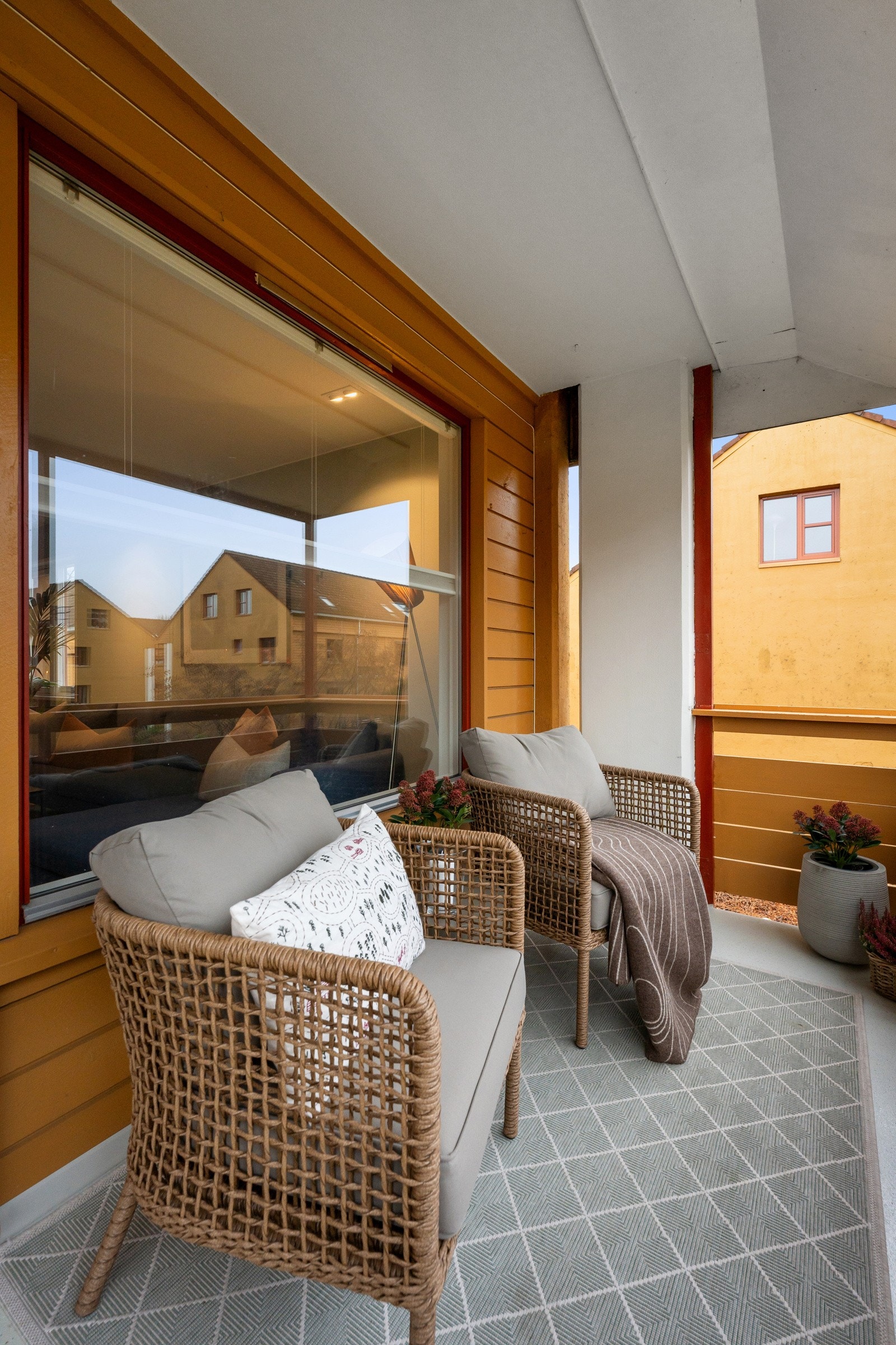 Her kan du nyte varme sommerdager i hyggelige omgivelser. Galleribilde