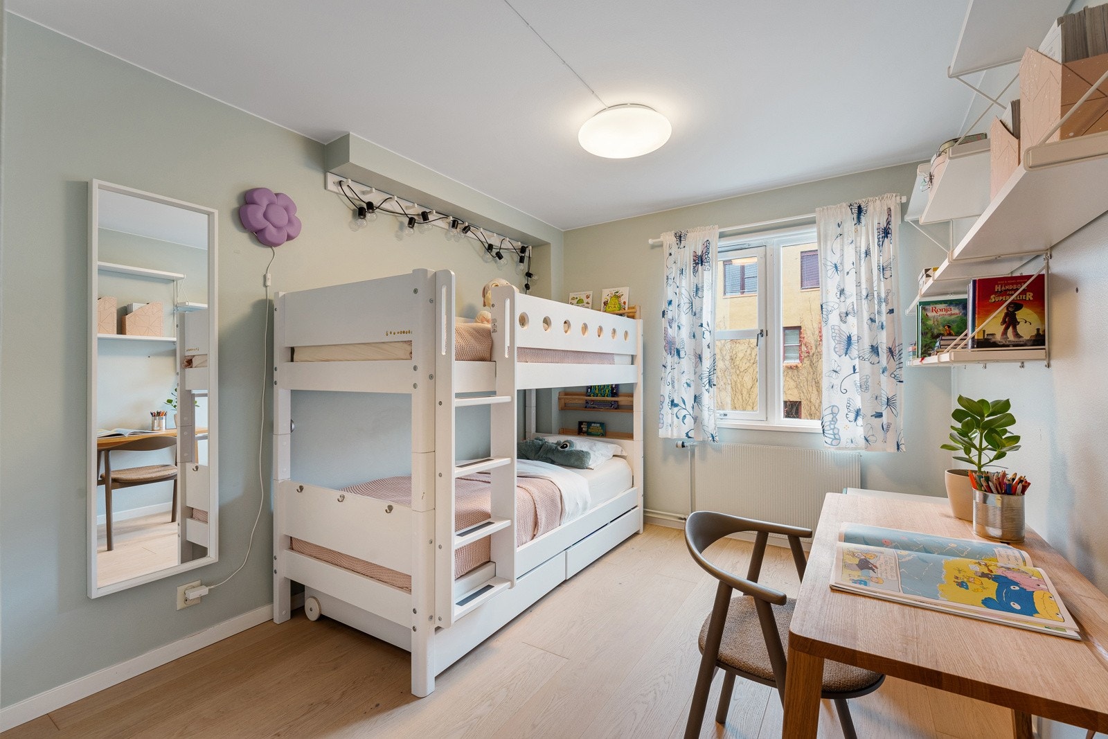 Det er plass til dobbeltseng i alle soverommene. Galleribilde