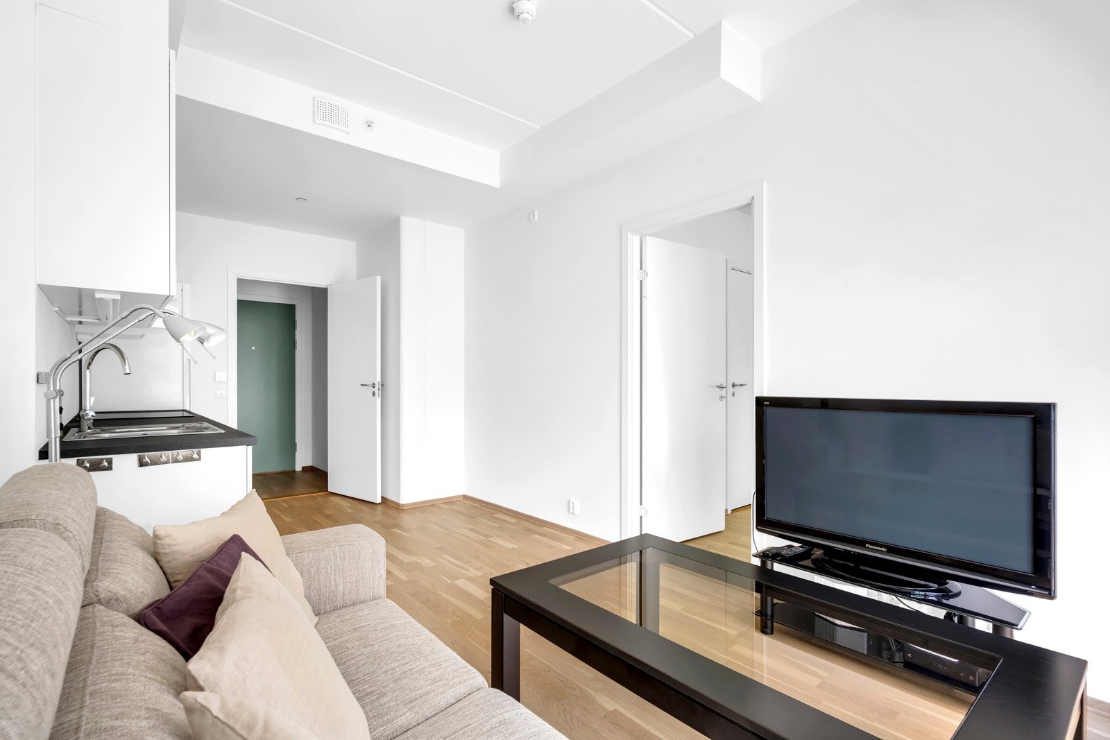 Fra stuen er det adkomst til soverommet Galleribilde