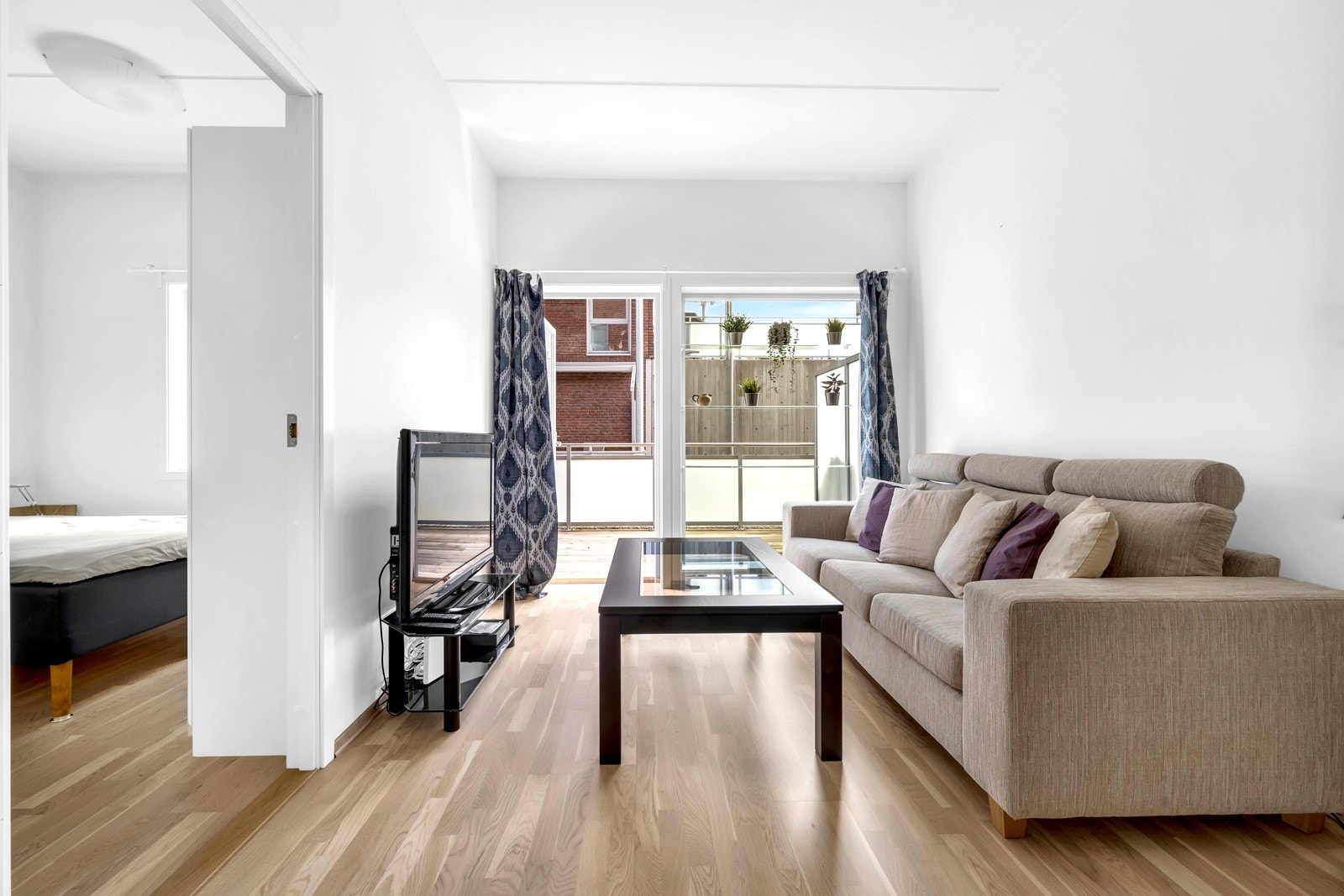 Velkommen til Grorudhaugen 5 - Presentert av Robert Eckmann v/EIE eiendomsmegling Bærum Galleribilde