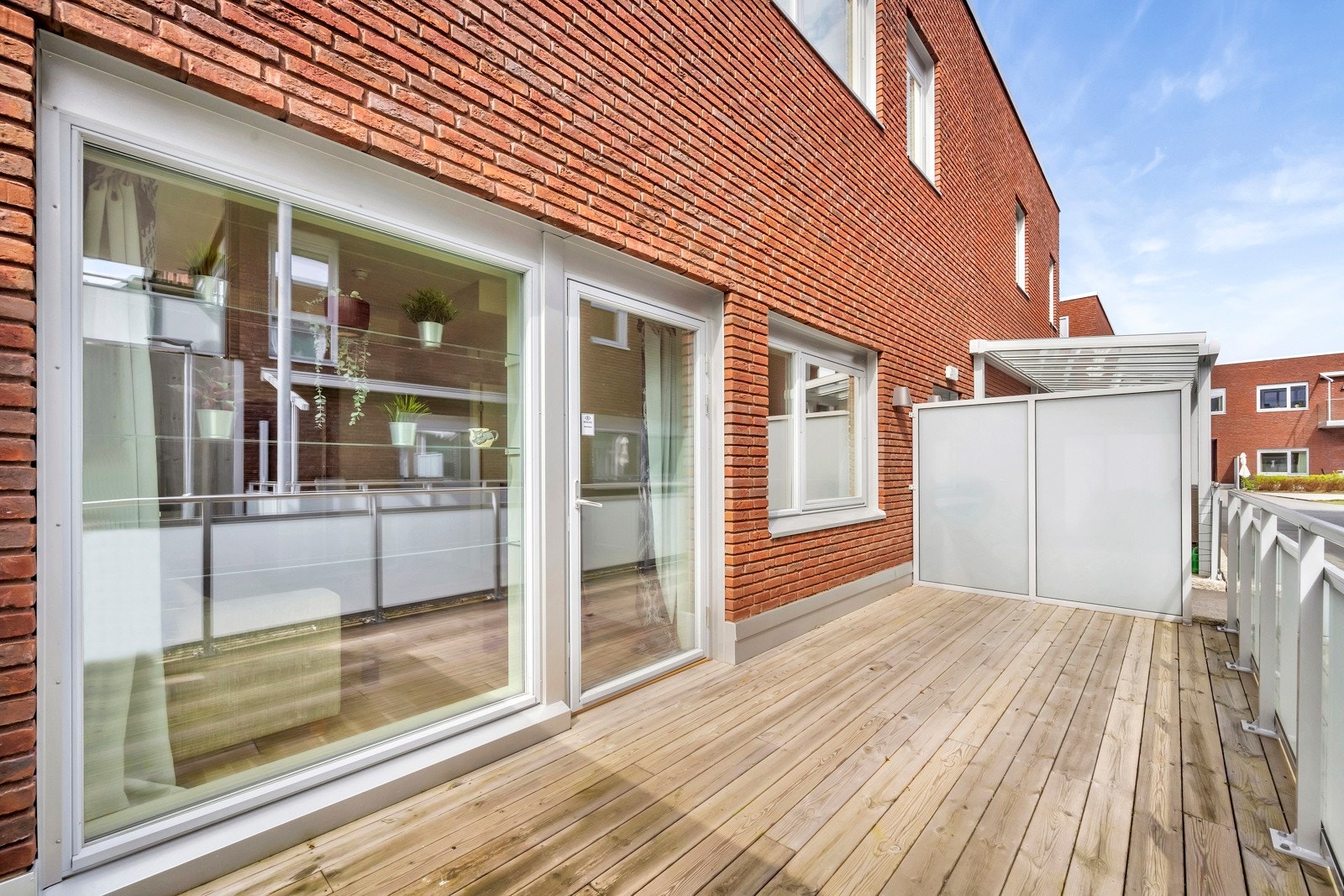 Her er det god plass til utemøbler Galleribilde